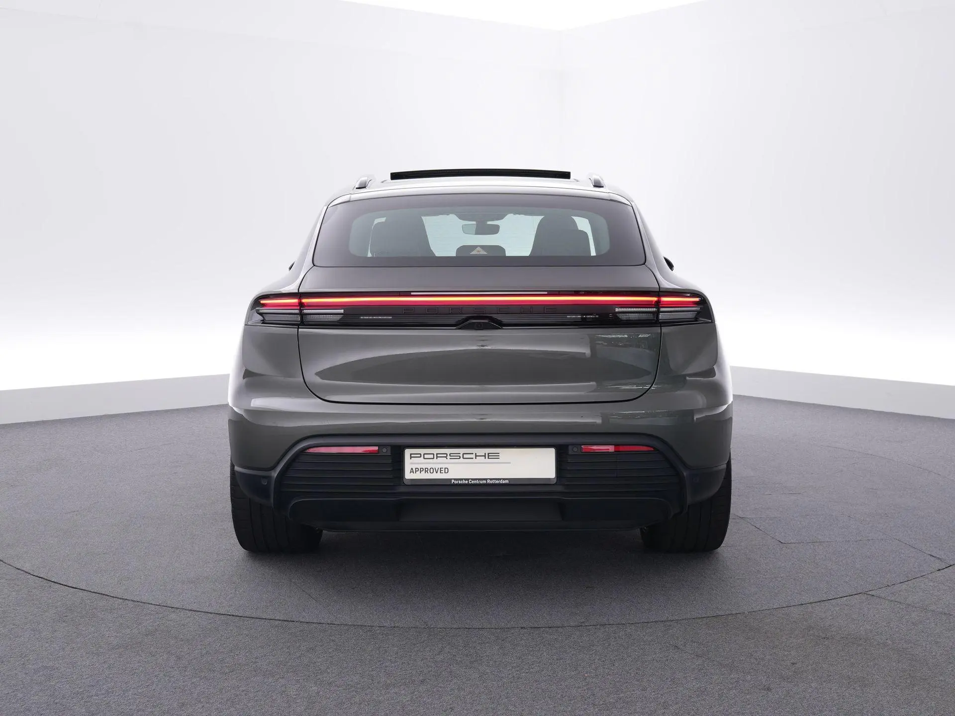 Macan 4 S 100 kWh