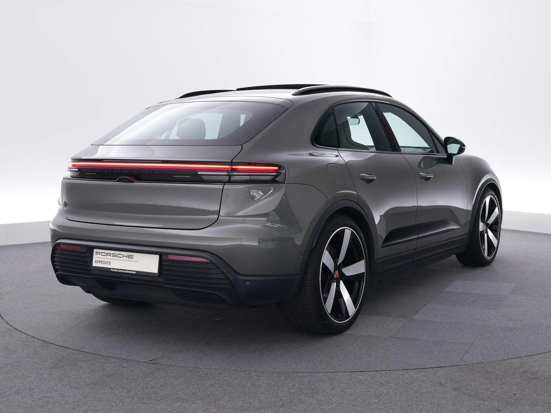Macan 4 S 100 kWh
