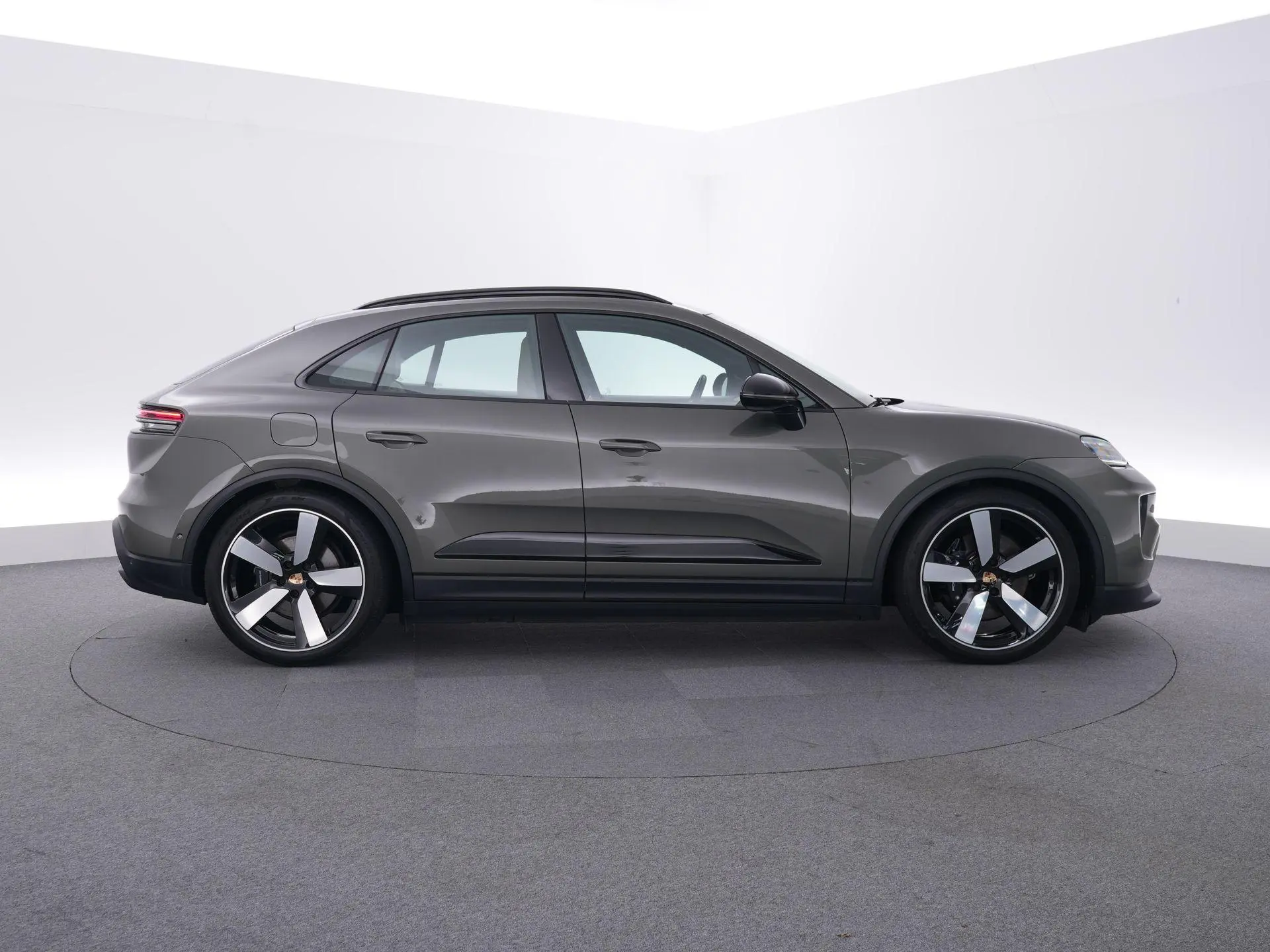Macan 4 S 100 kWh
