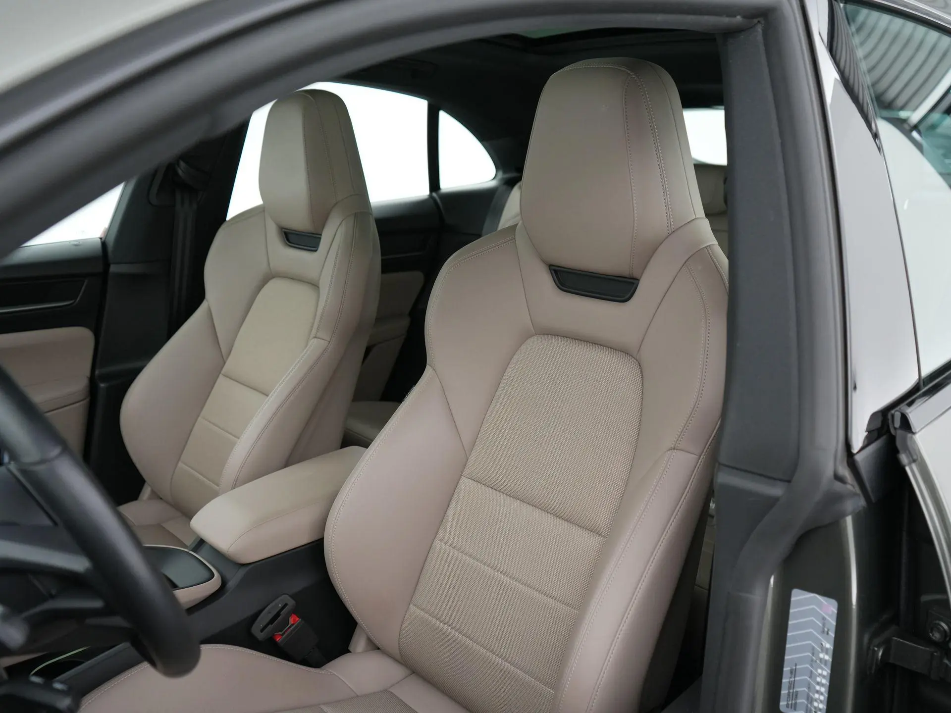 Macan 4 S 100 kWh