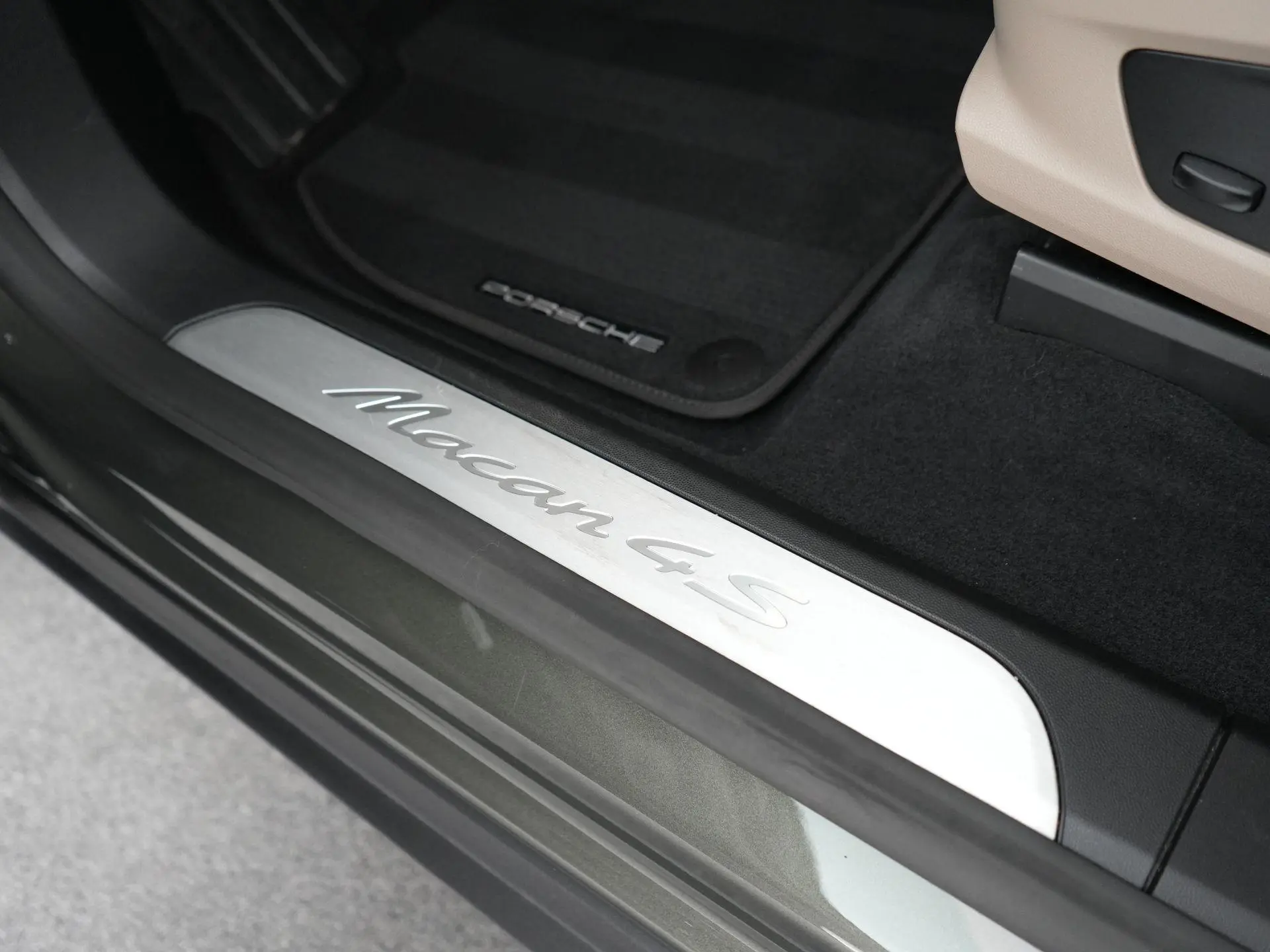 Macan 4 S 100 kWh