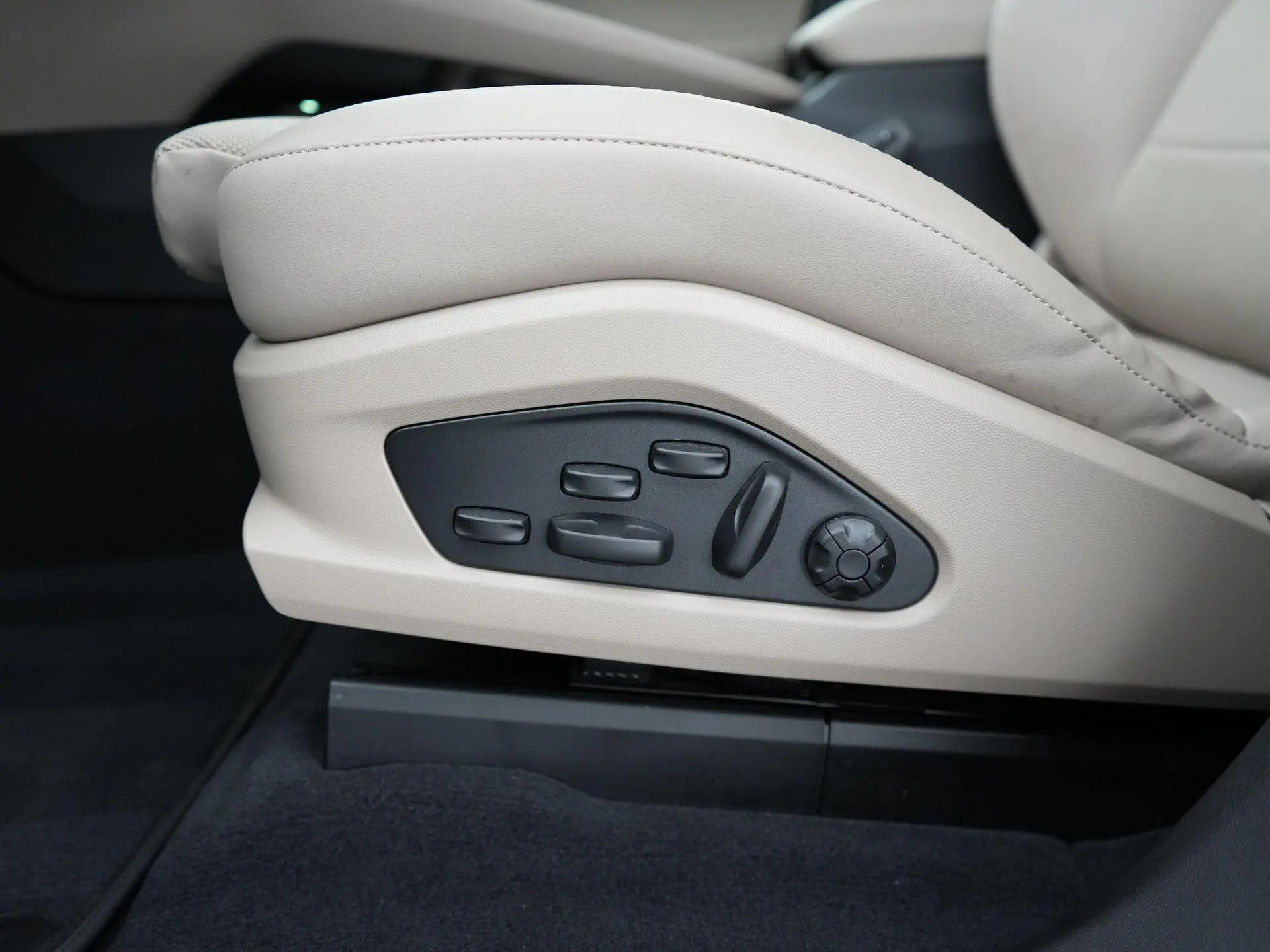 Macan 4 S 100 kWh
