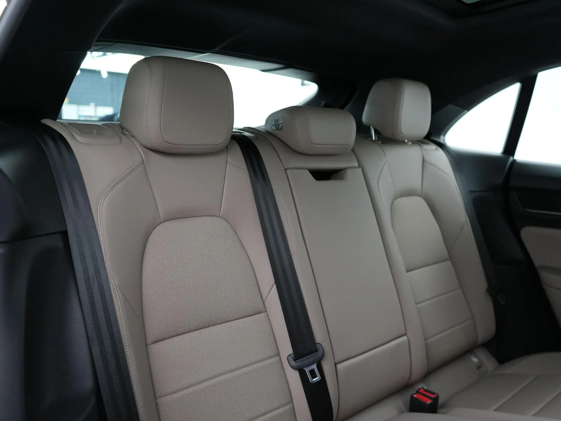 Macan 4 S 100 kWh
