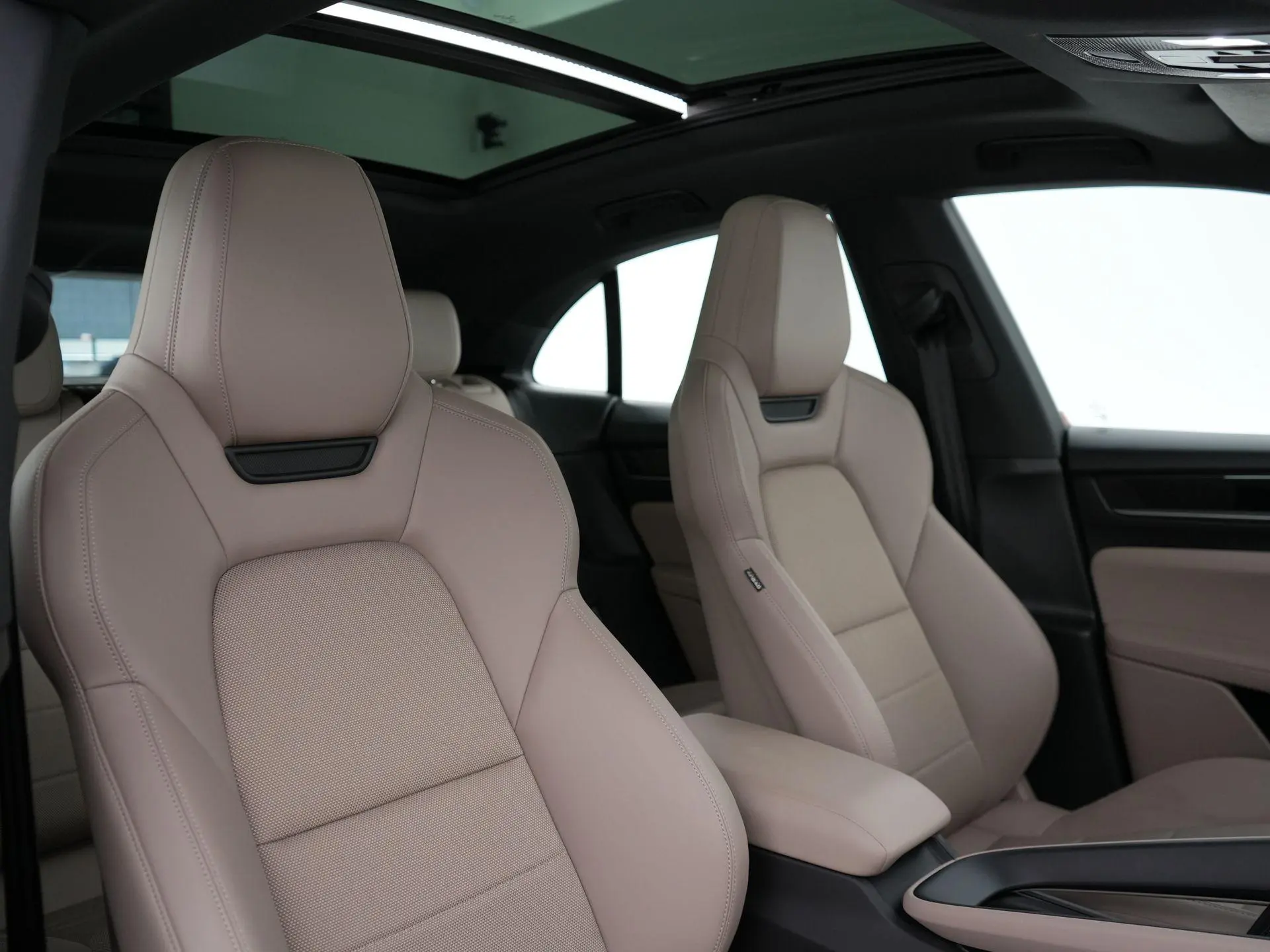 Macan 4 S 100 kWh