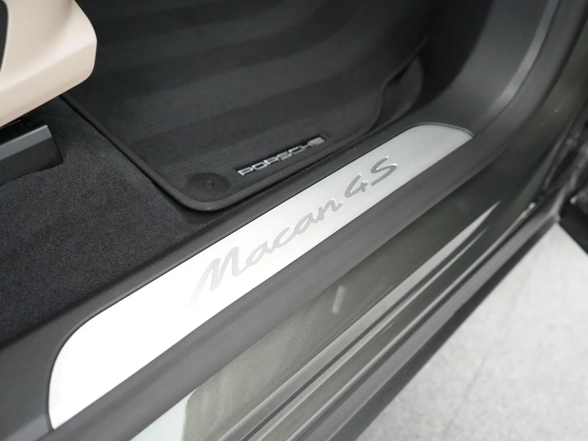 Macan 4 S 100 kWh