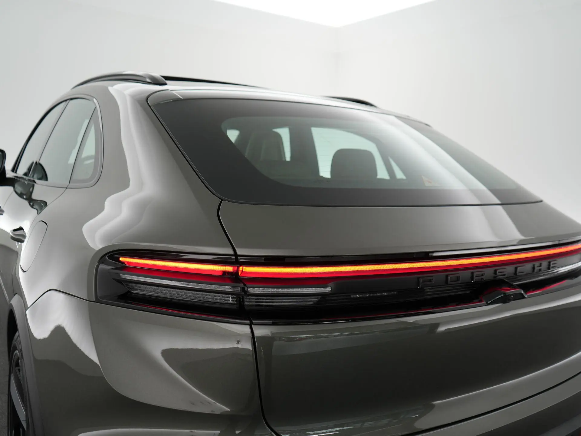 Macan 4 S 100 kWh