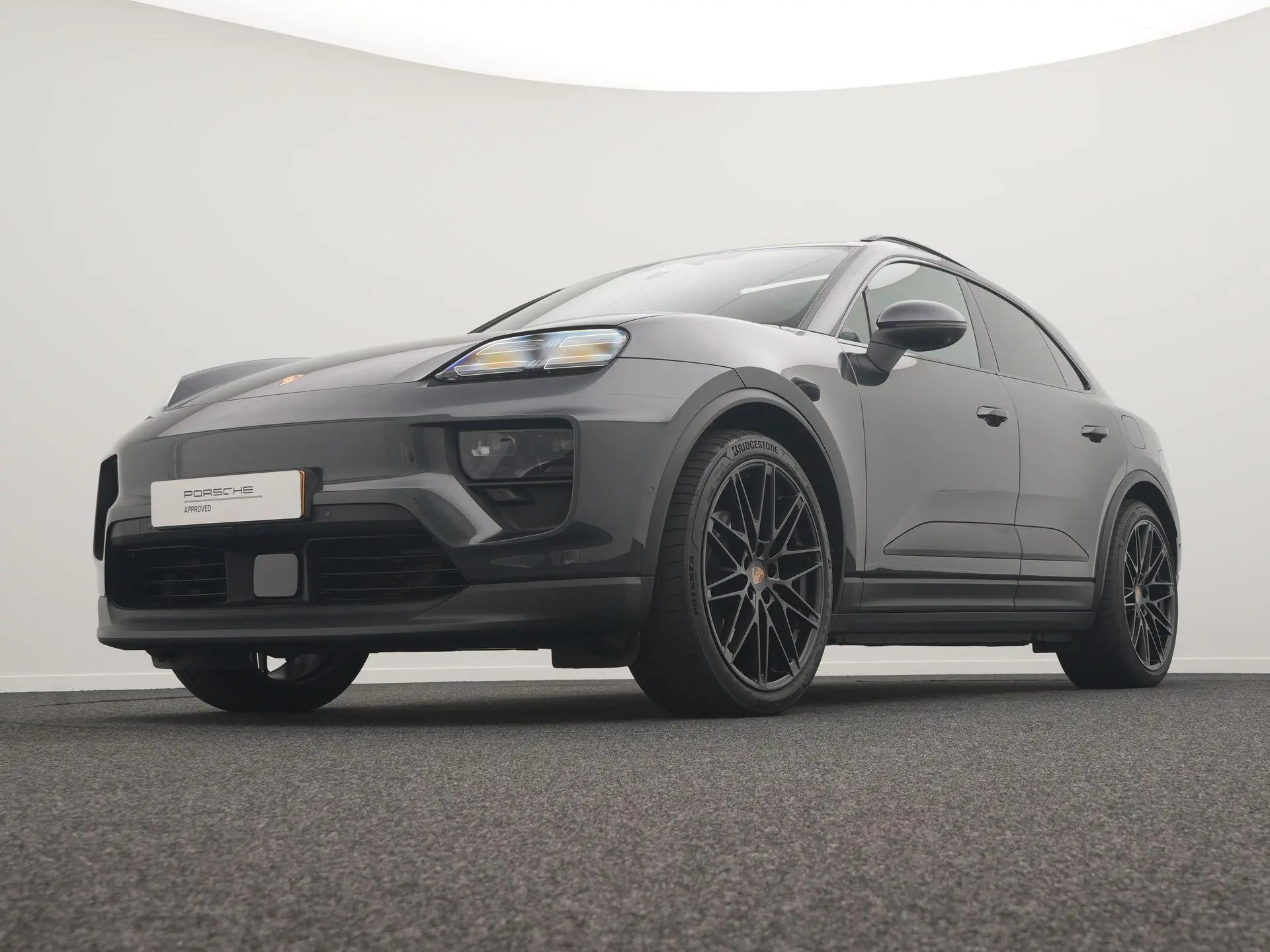 Macan 4
