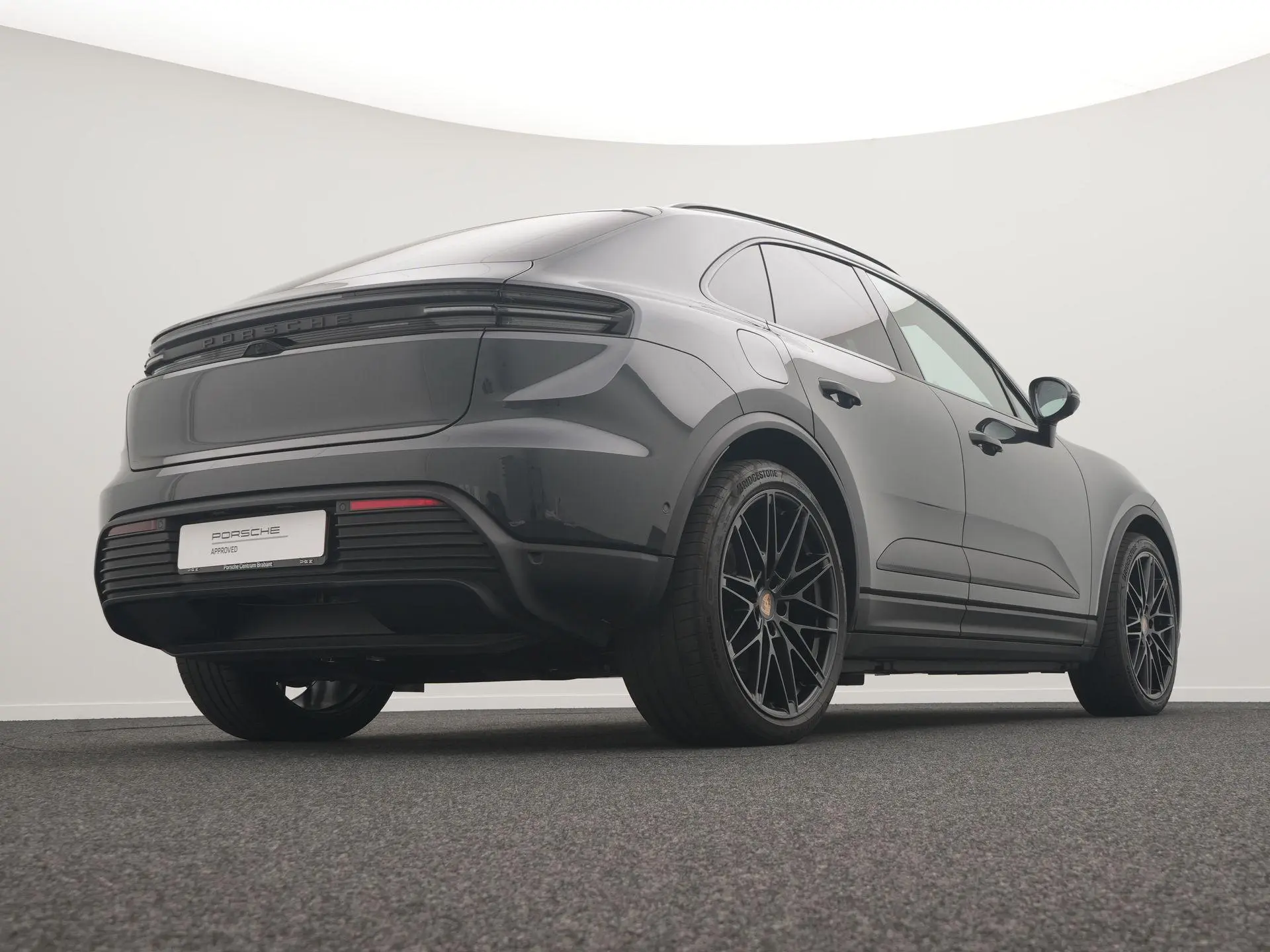 Macan 4
