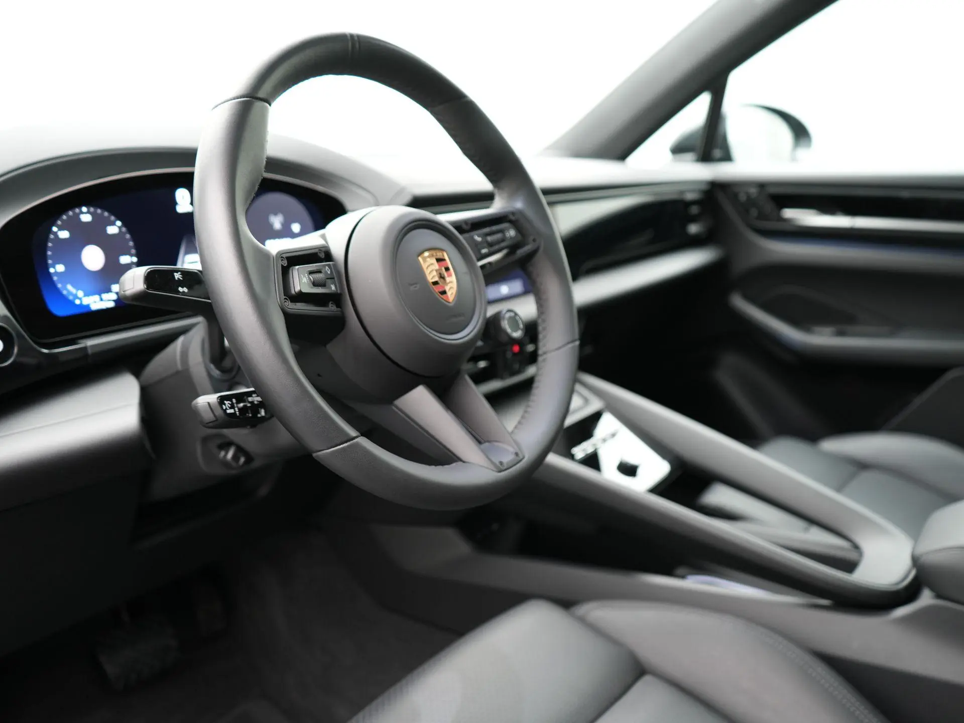 Macan 4