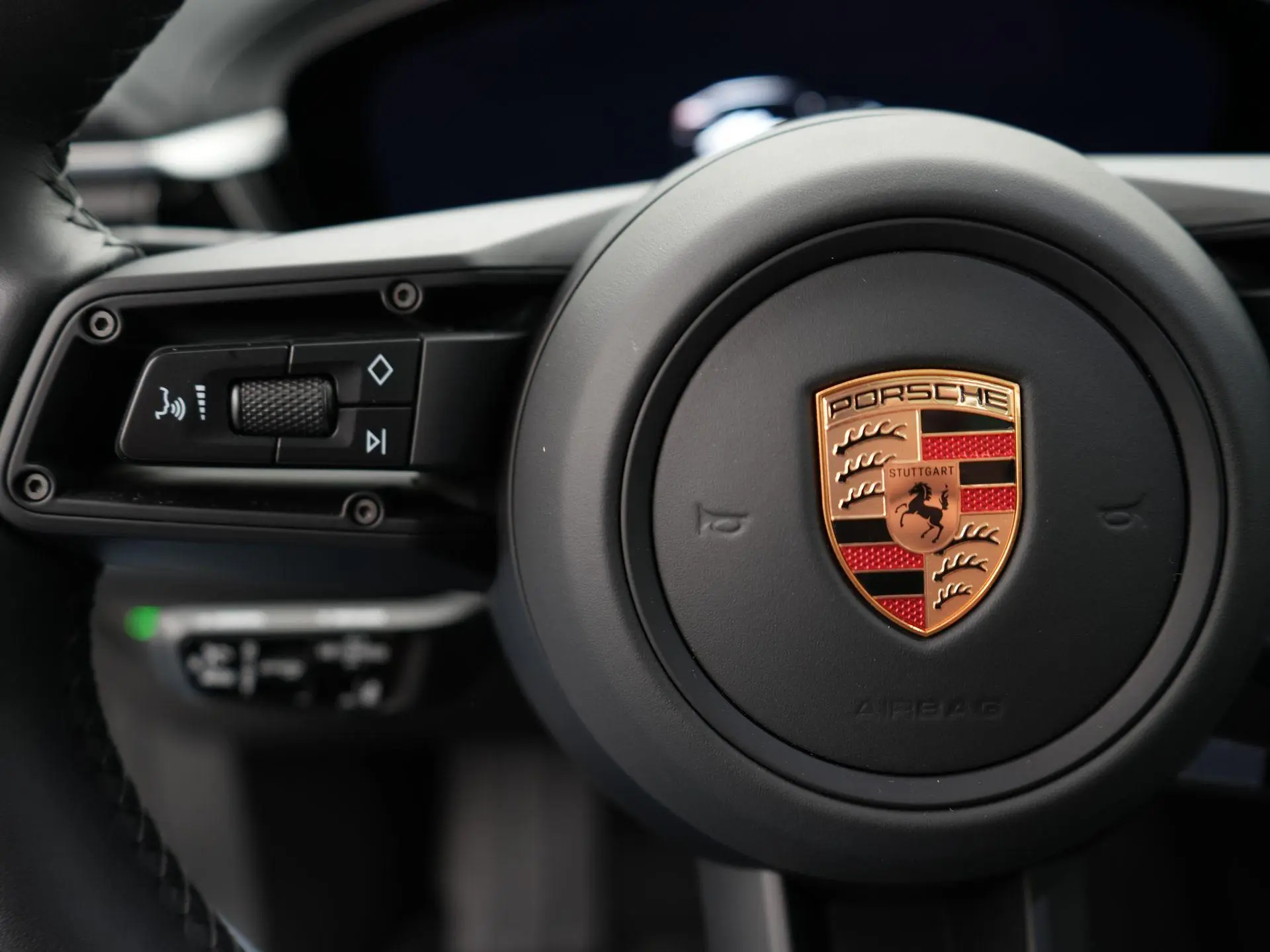 Macan 4