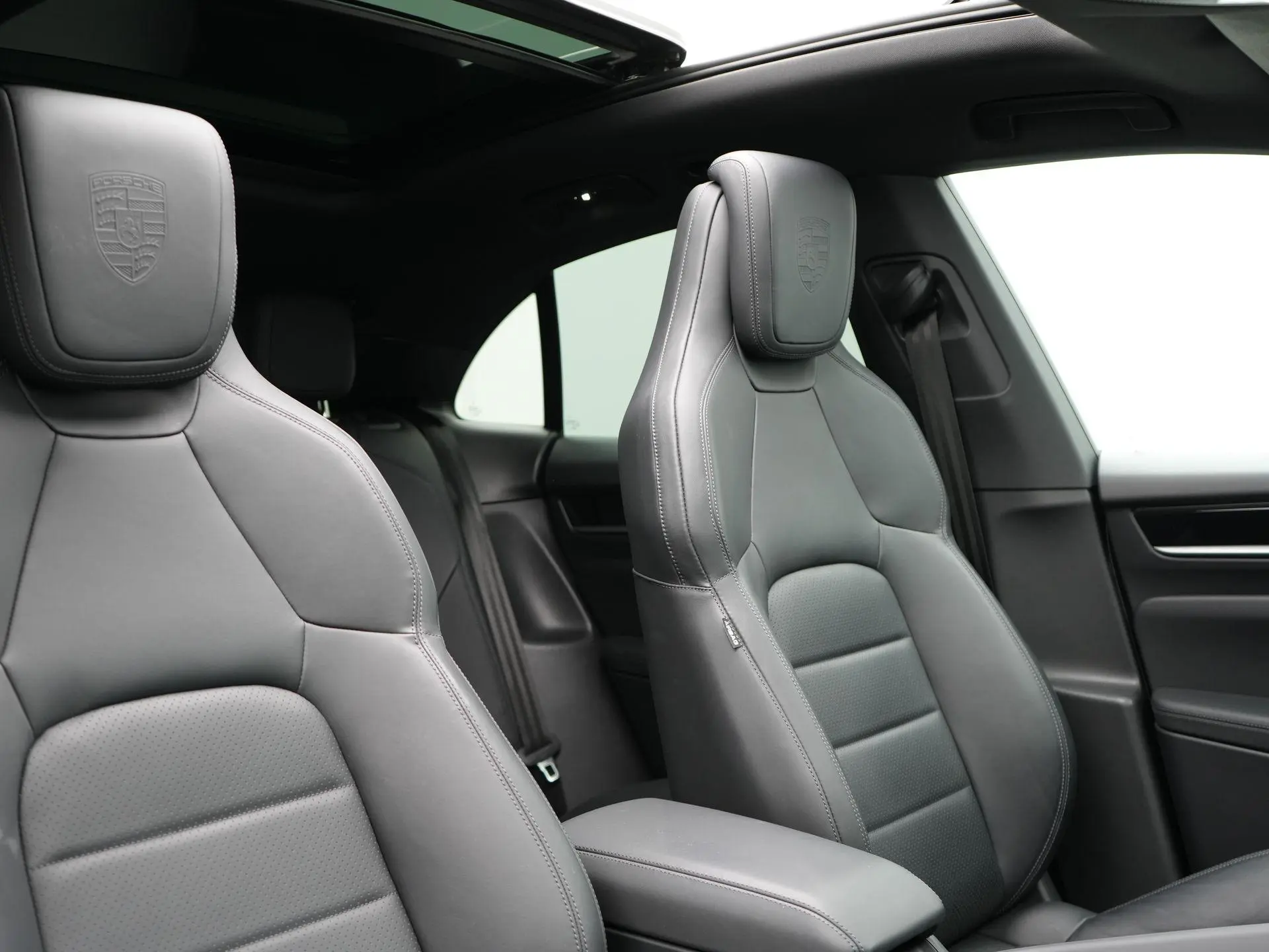 Macan 4