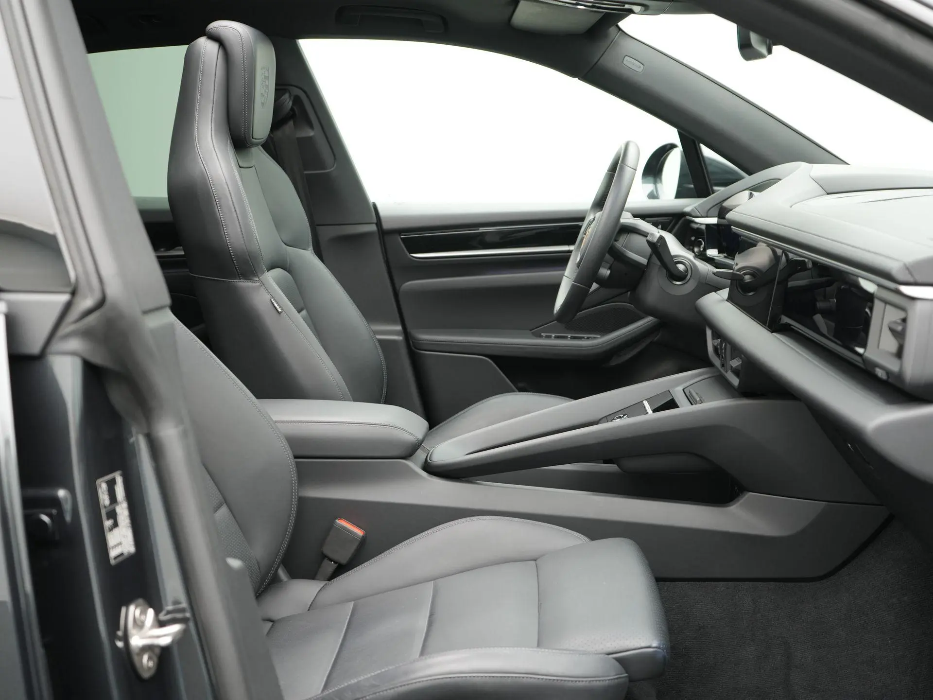 Macan 4