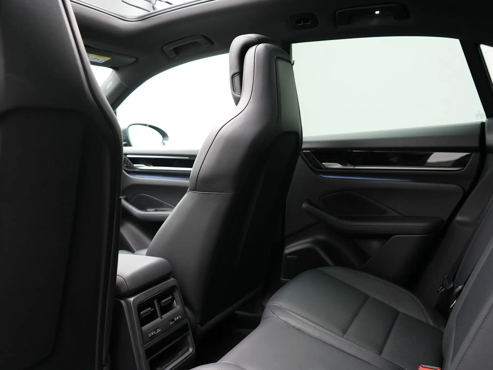 Macan 4
