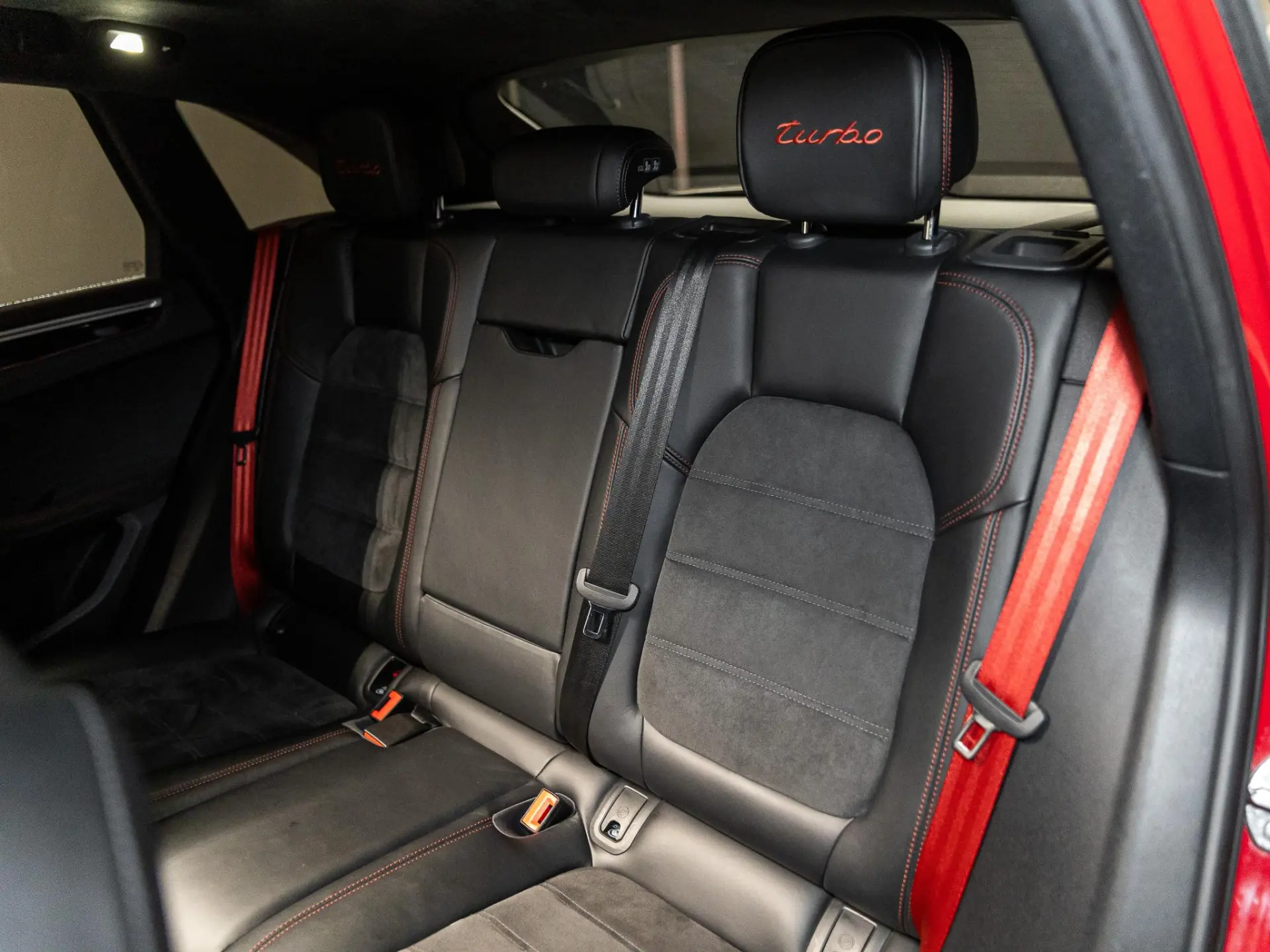Macan Turbo Exclusive Performance Edition