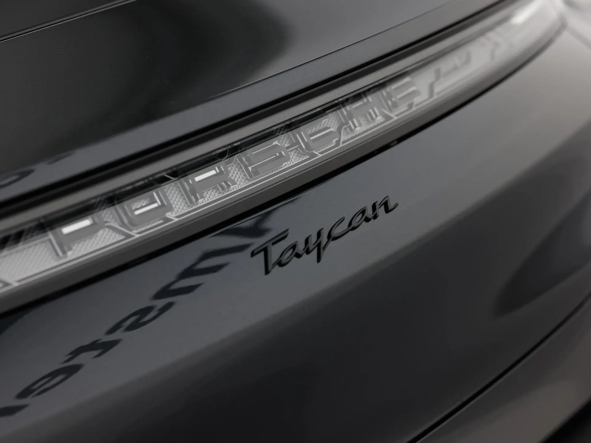 Taycan Black Edition