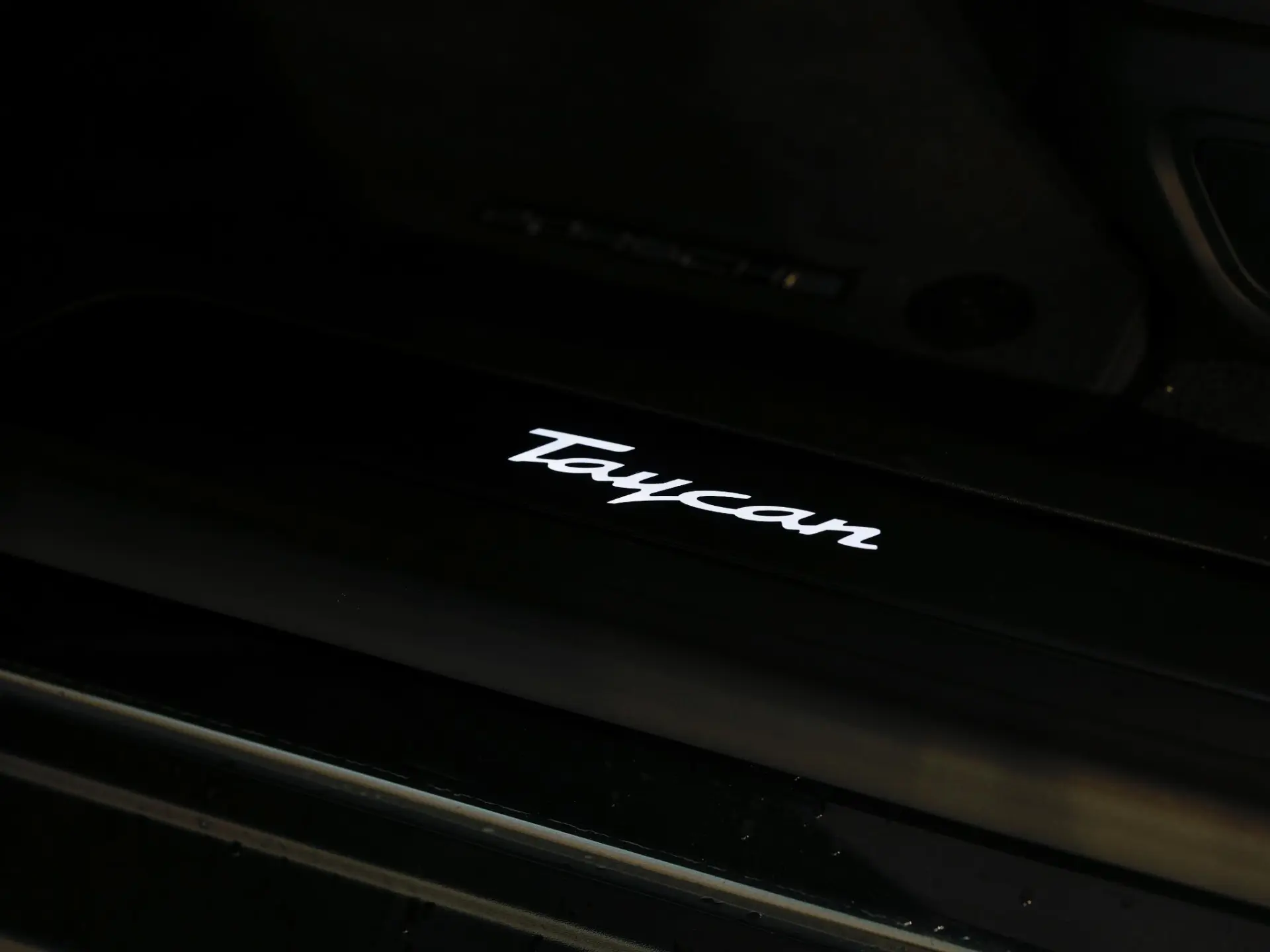 Taycan Black Edition