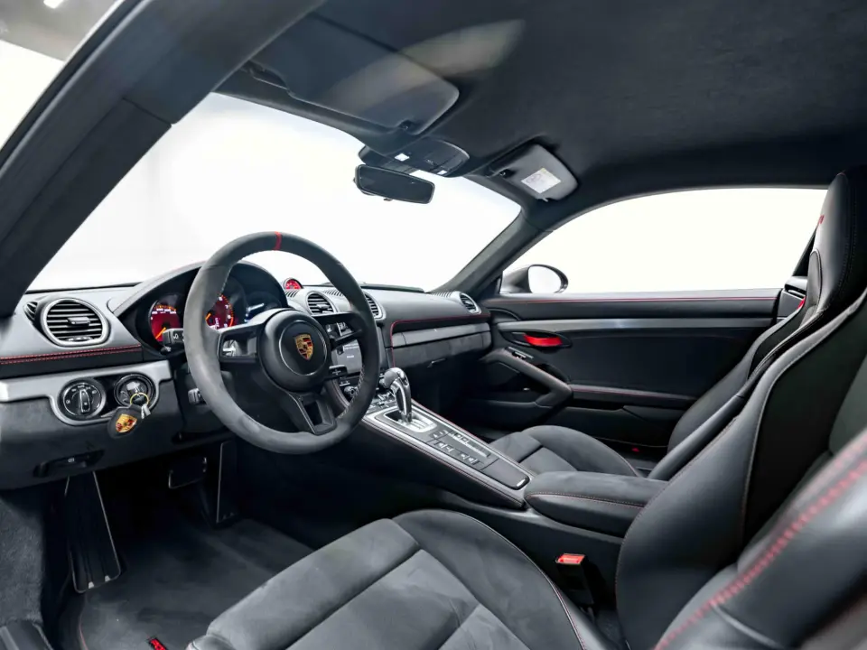 718 Cayman GT4