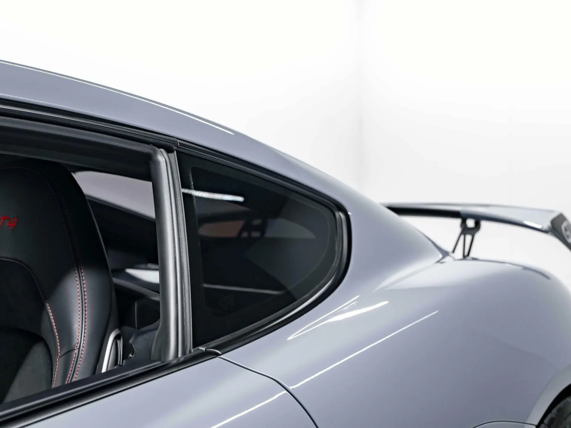 718 Cayman GT4