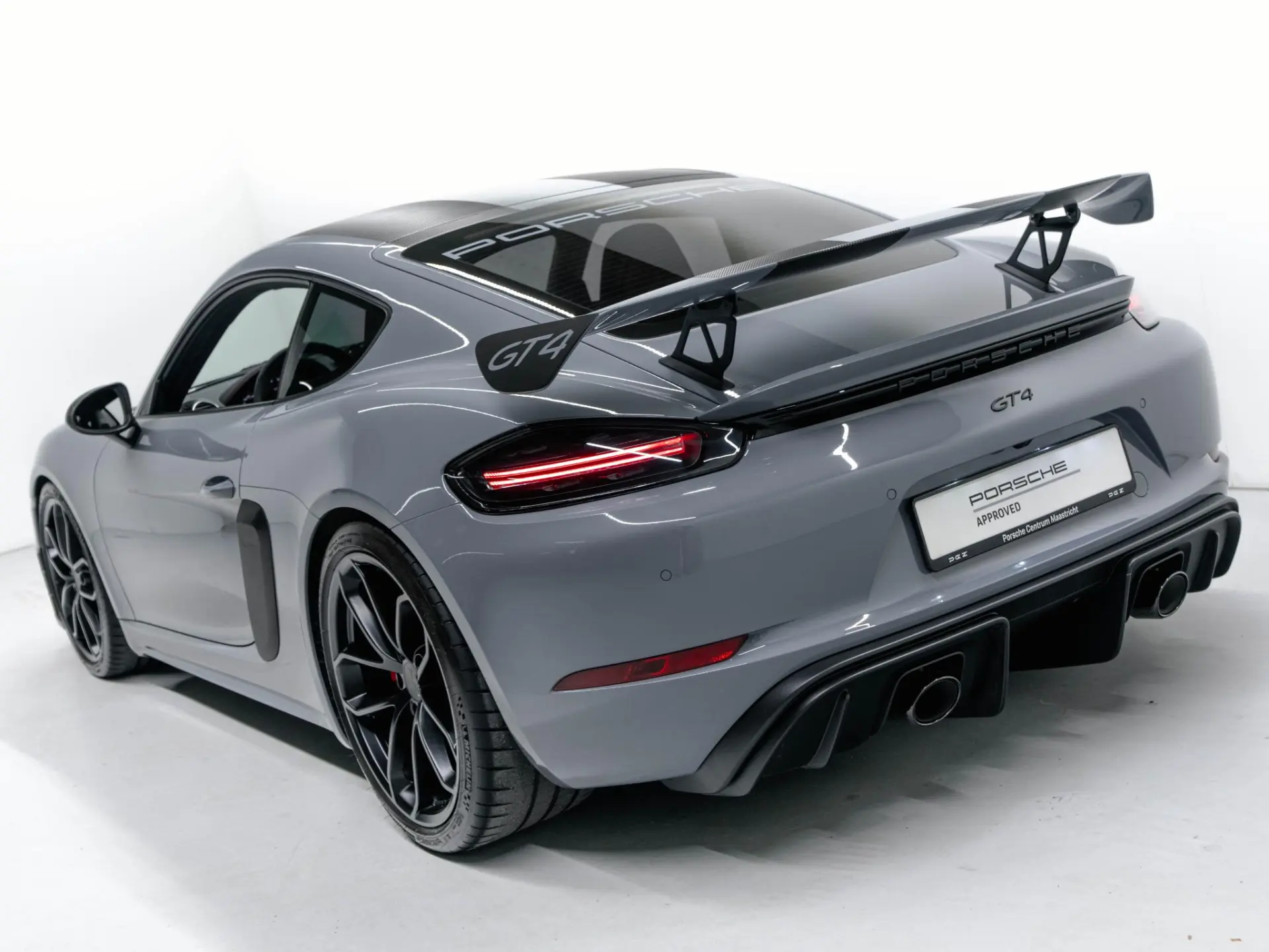 718 Cayman GT4