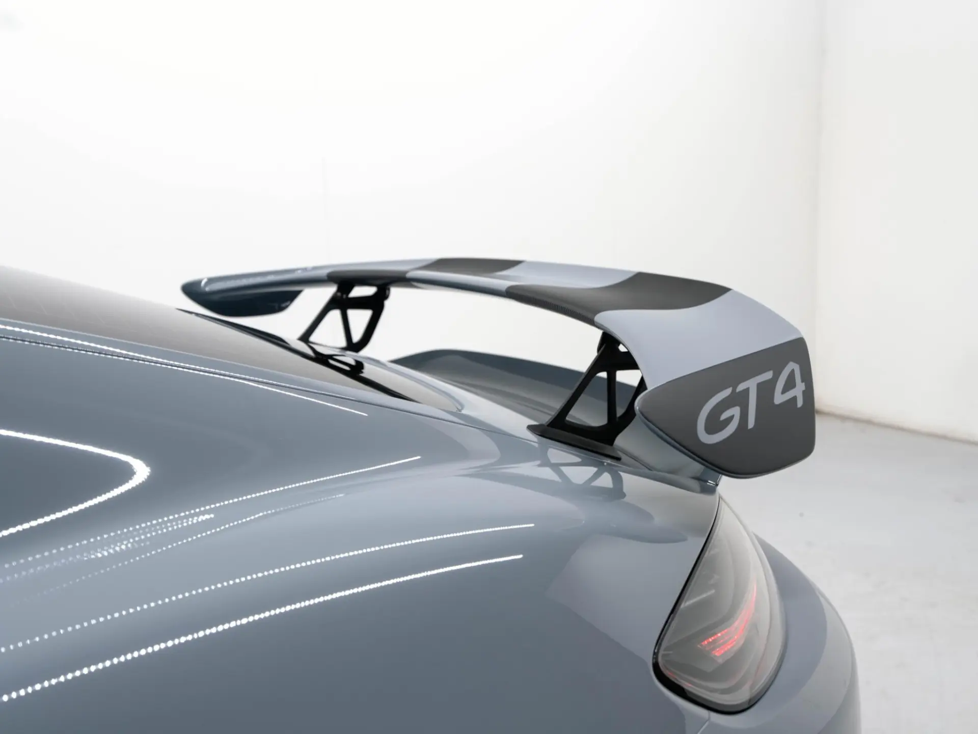 718 Cayman GT4