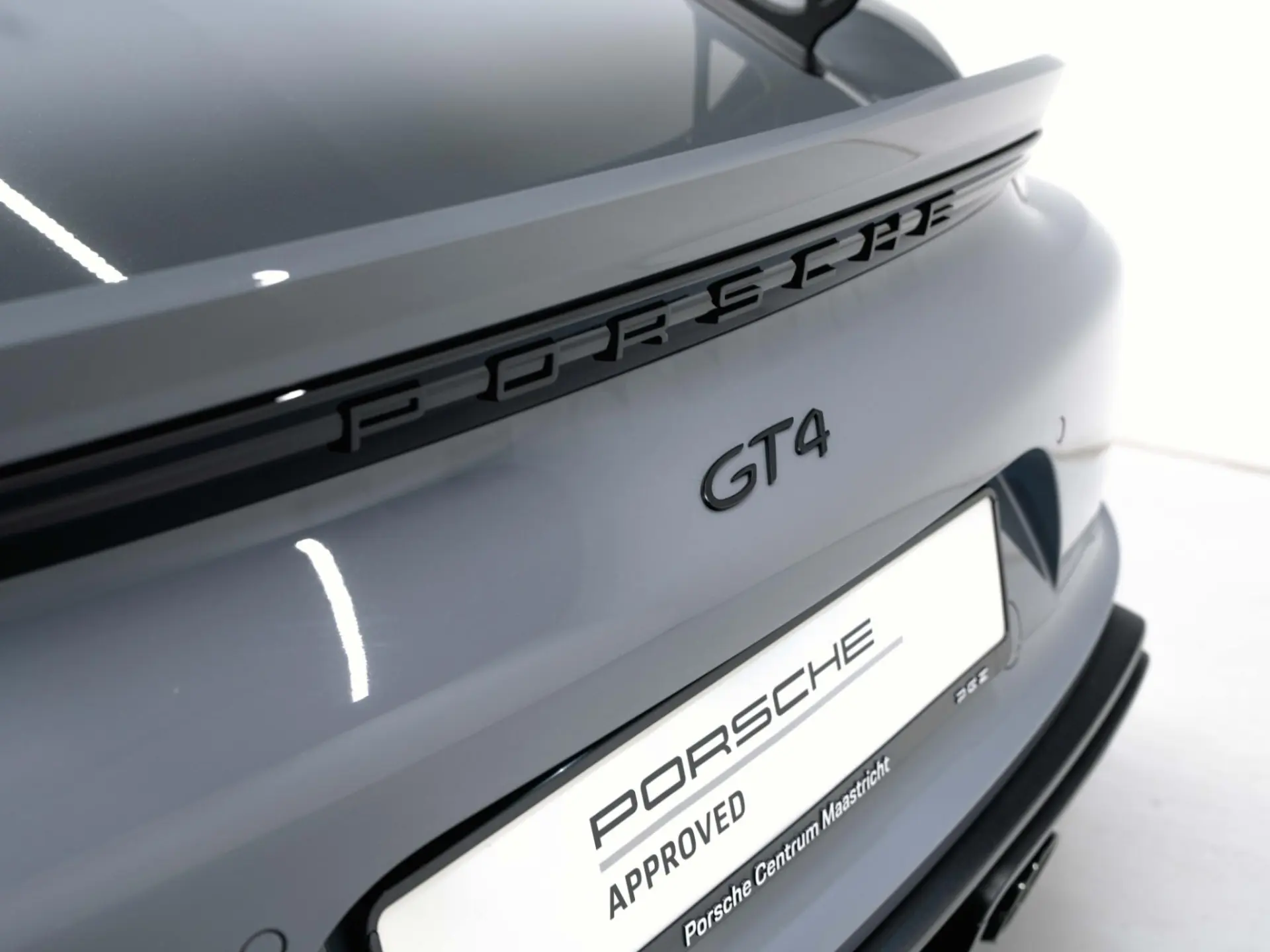 718 Cayman GT4