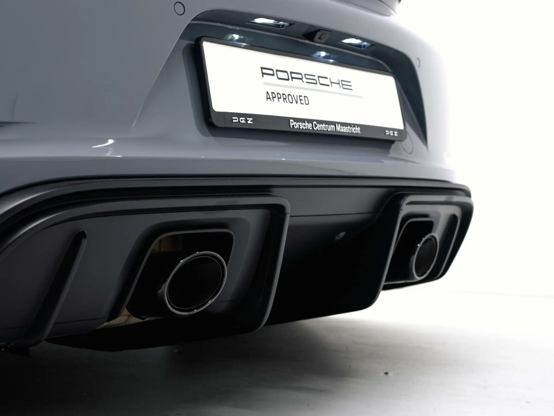 718 Cayman GT4