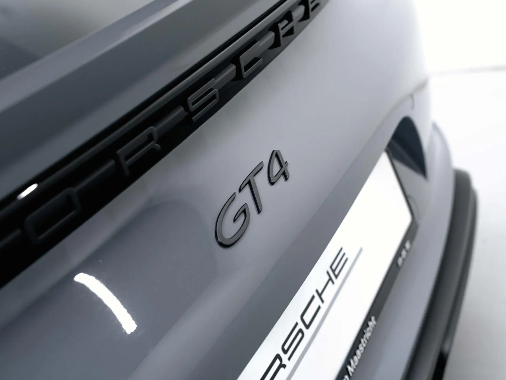 718 Cayman GT4