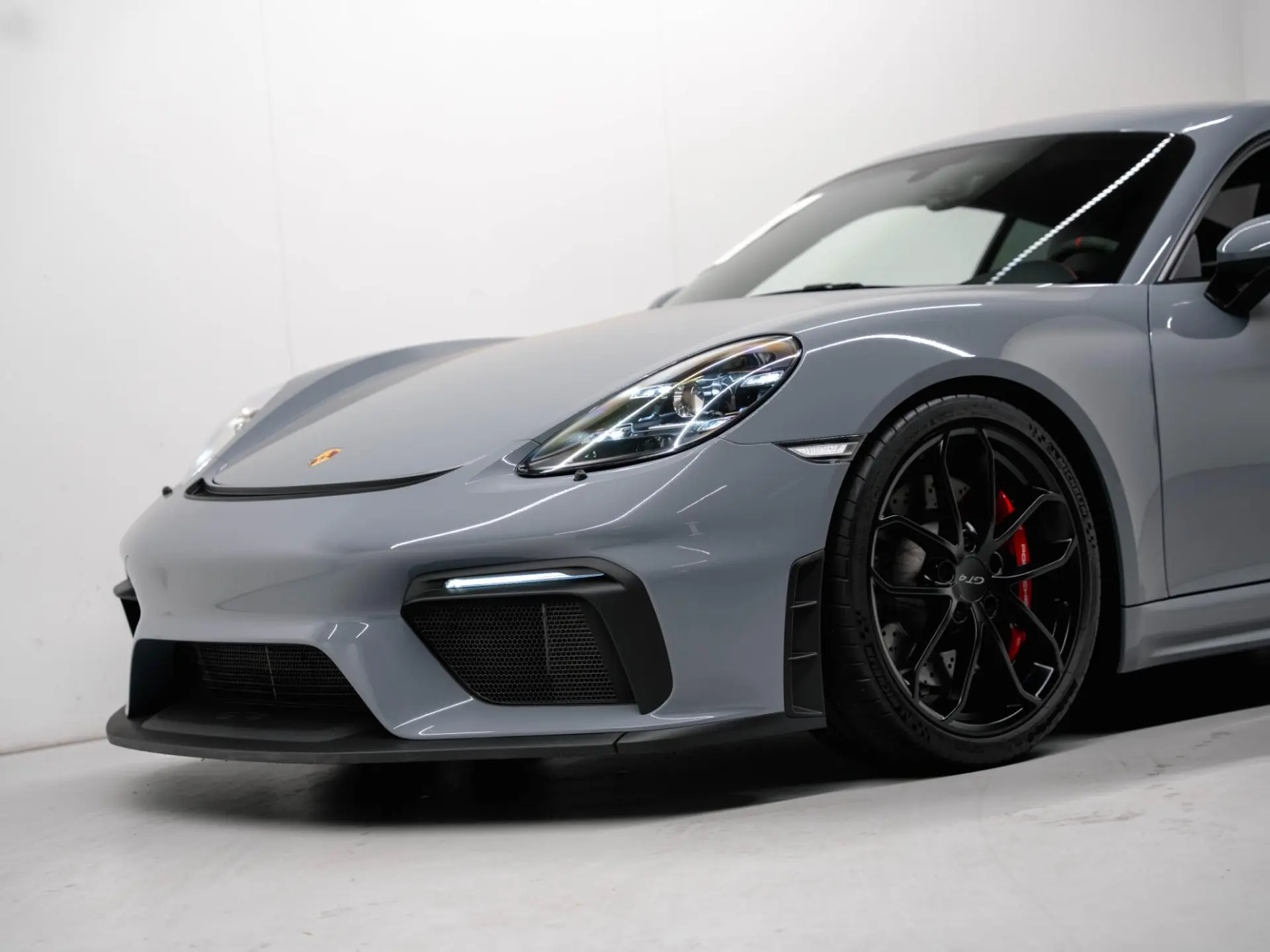 718 Cayman GT4