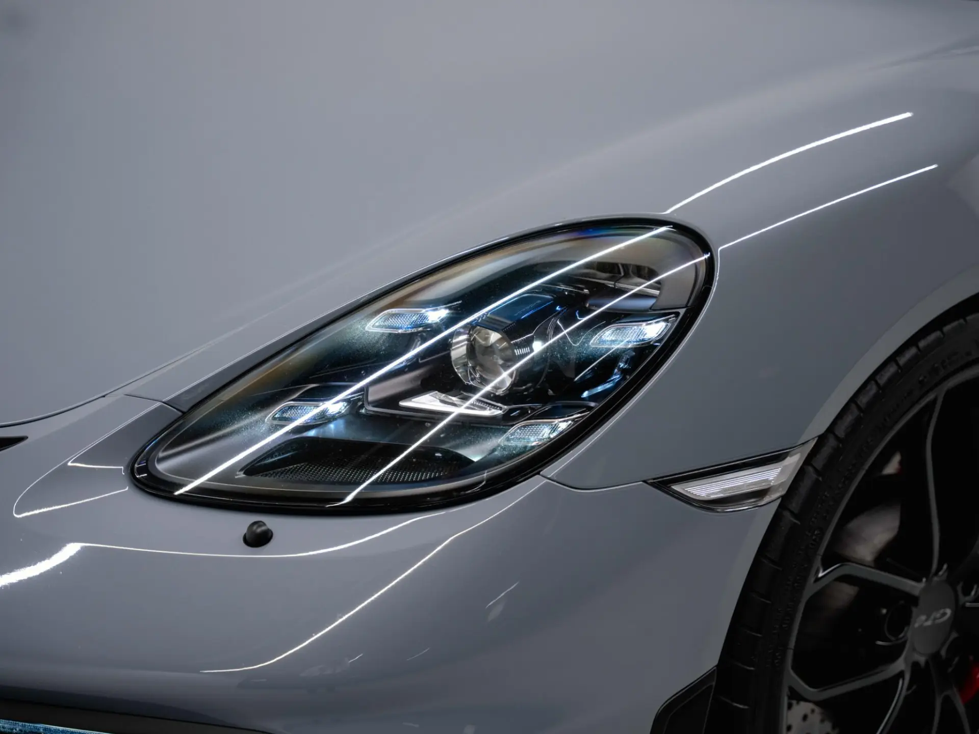 718 Cayman GT4