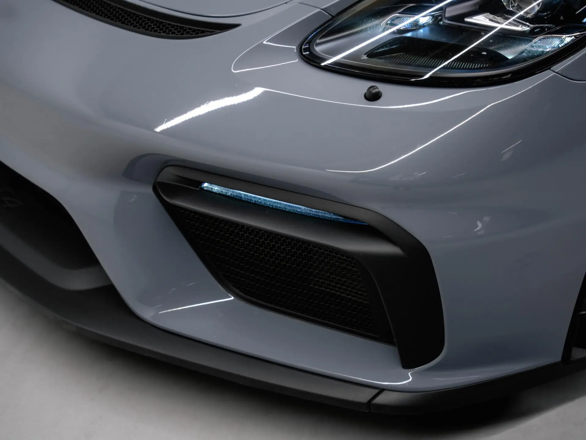 718 Cayman GT4