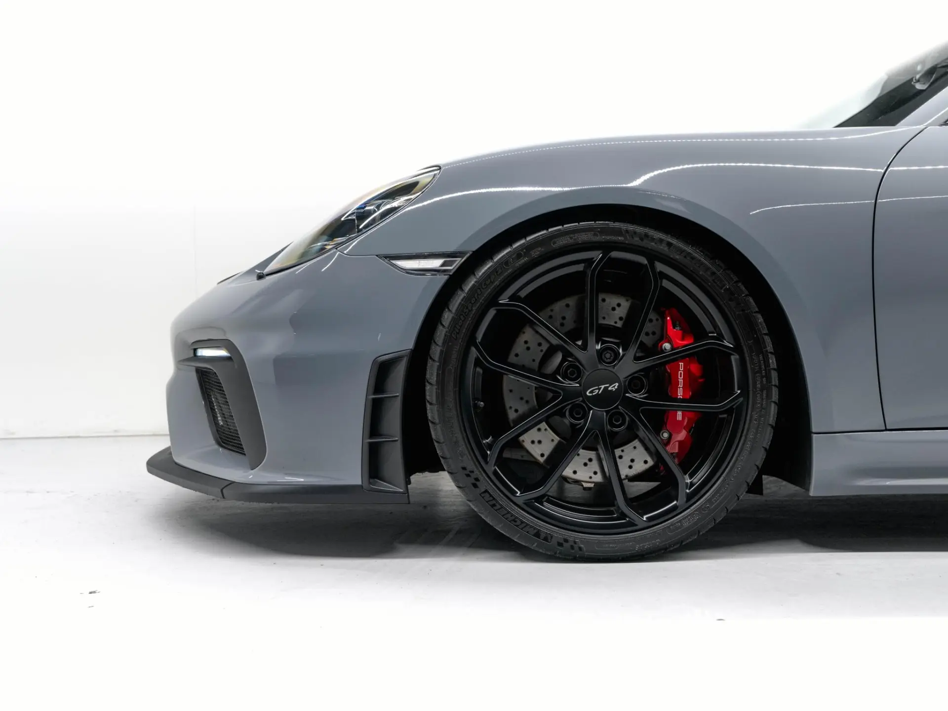 718 Cayman GT4