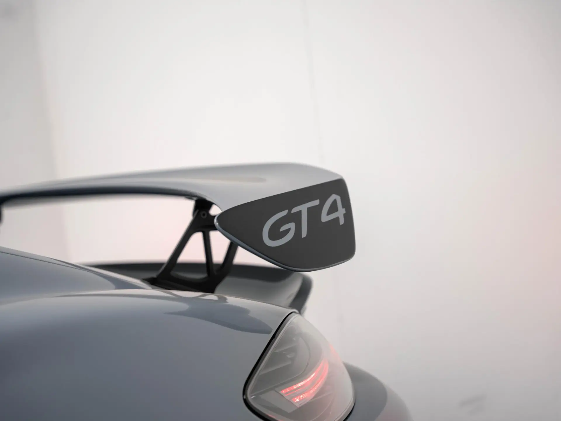 718 Cayman GT4