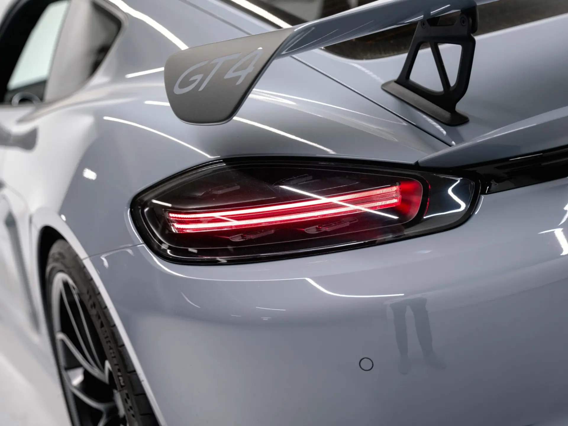 718 Cayman GT4