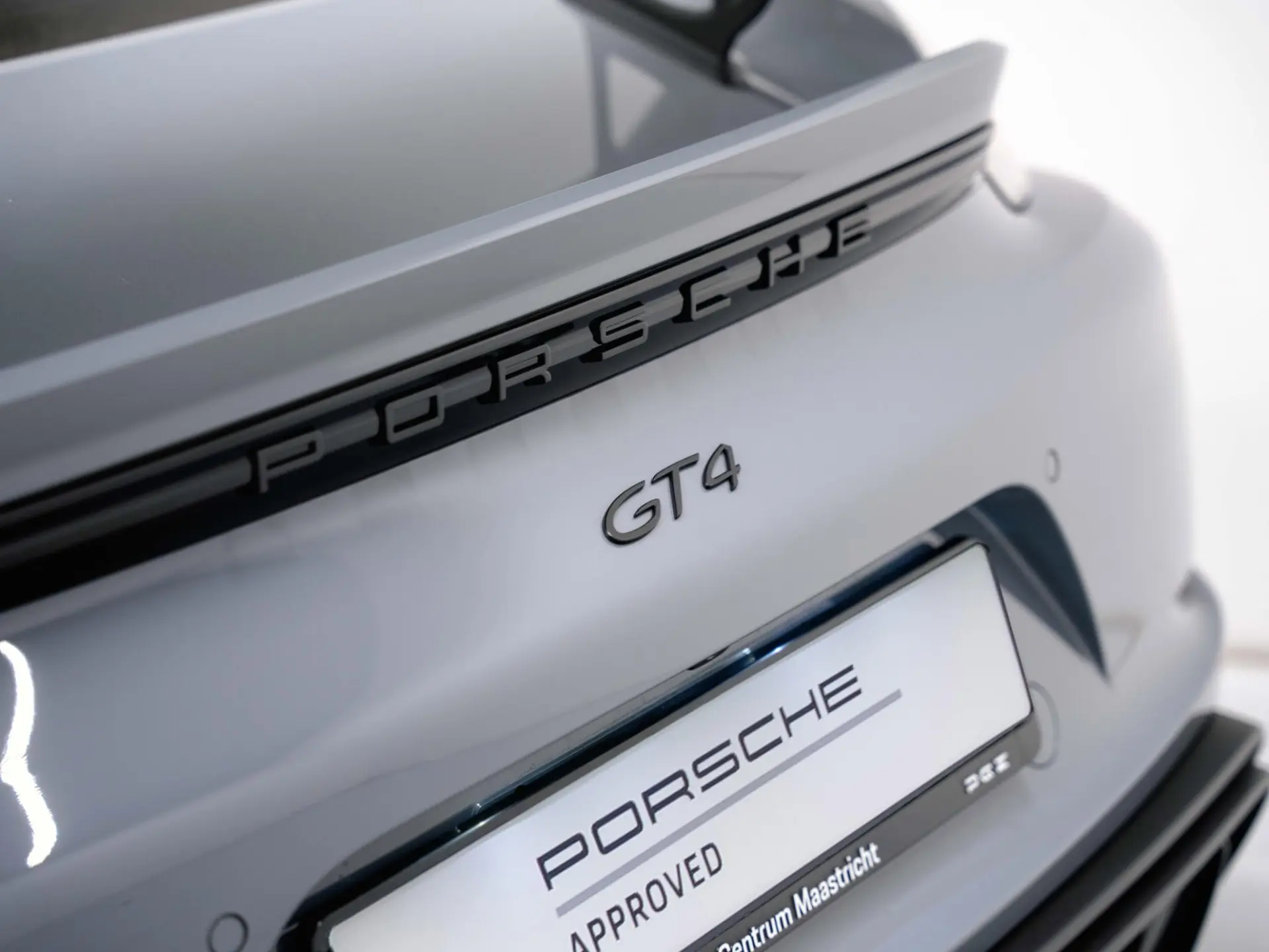 718 Cayman GT4