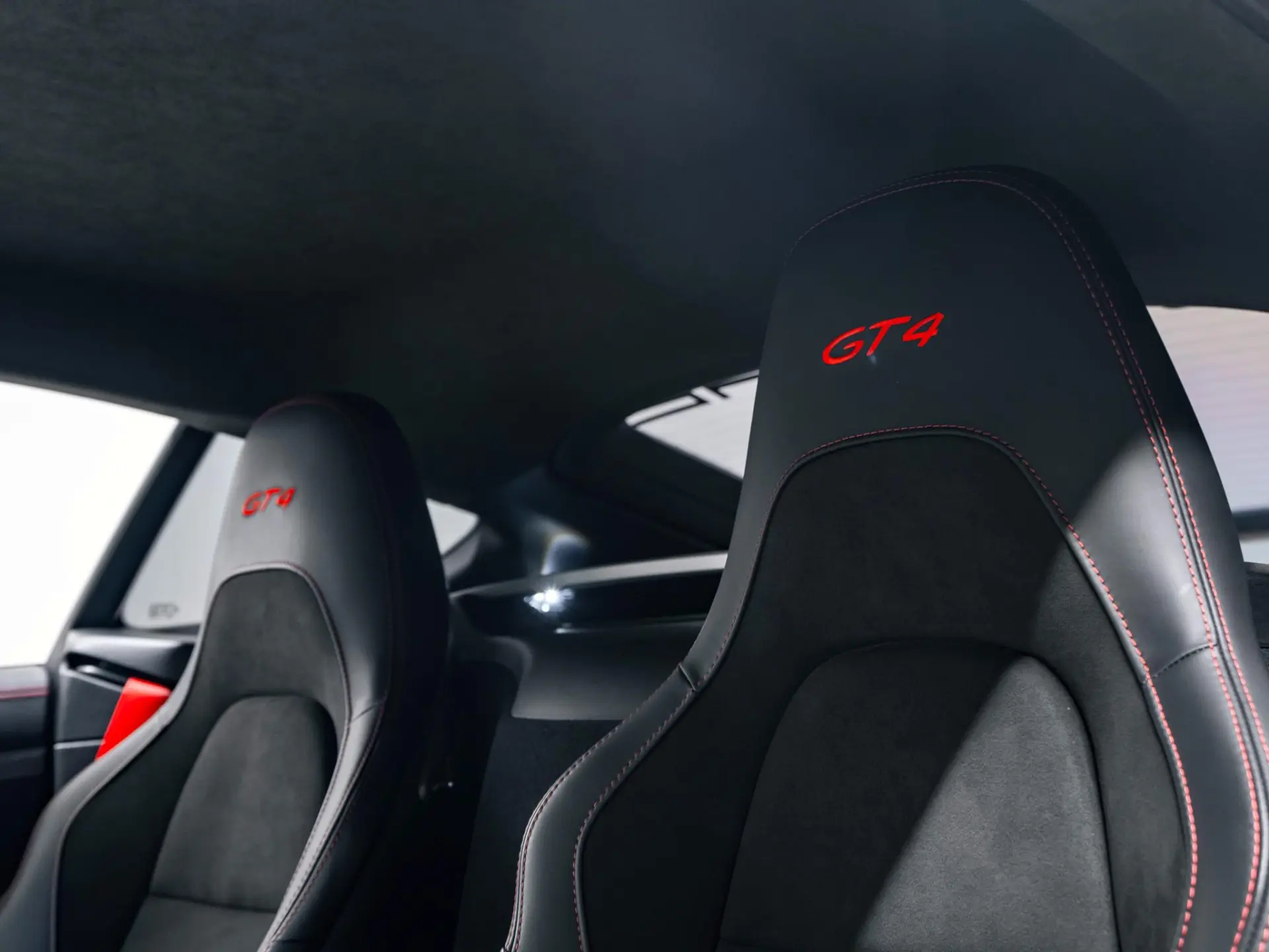 718 Cayman GT4