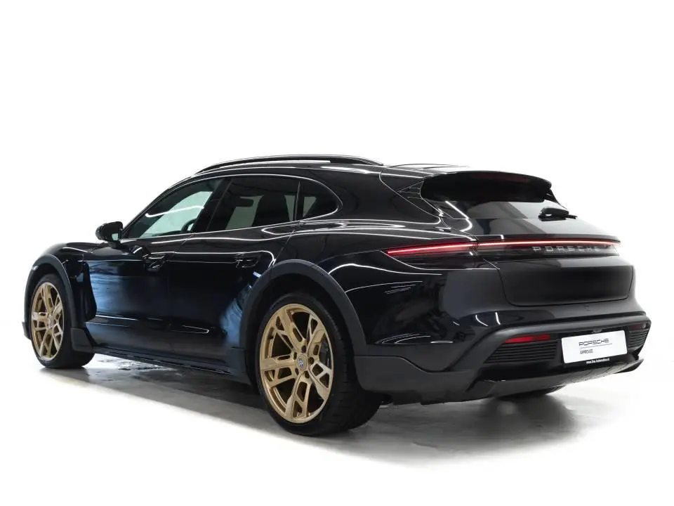 Porsche Taycan 4 Cross Turismo