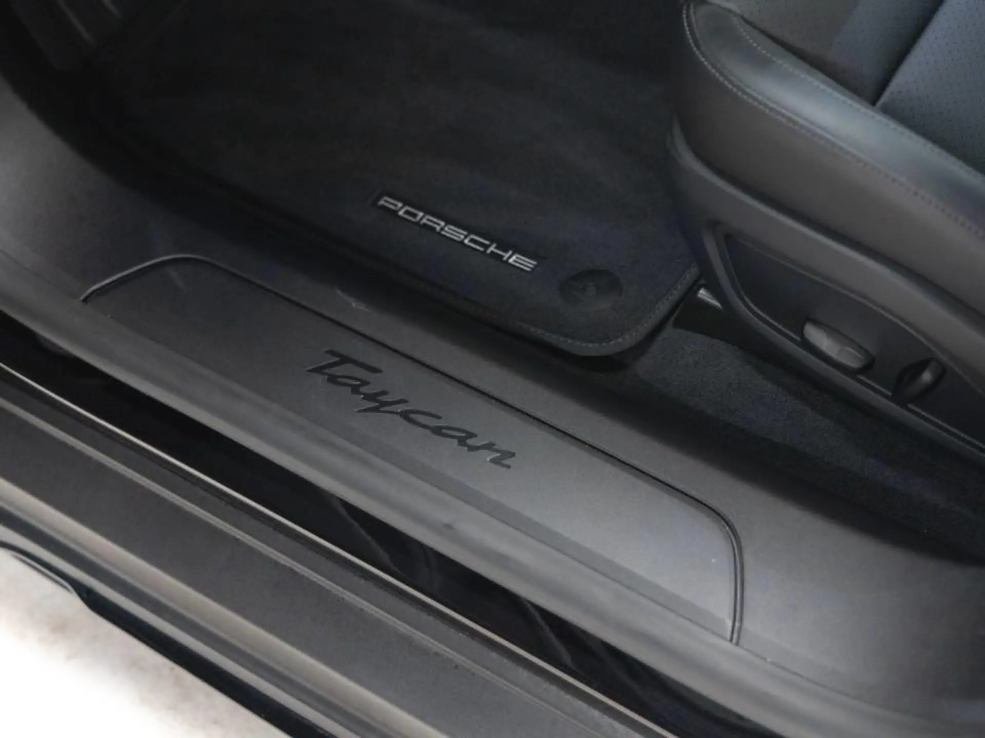 Taycan 4 Cross Turismo