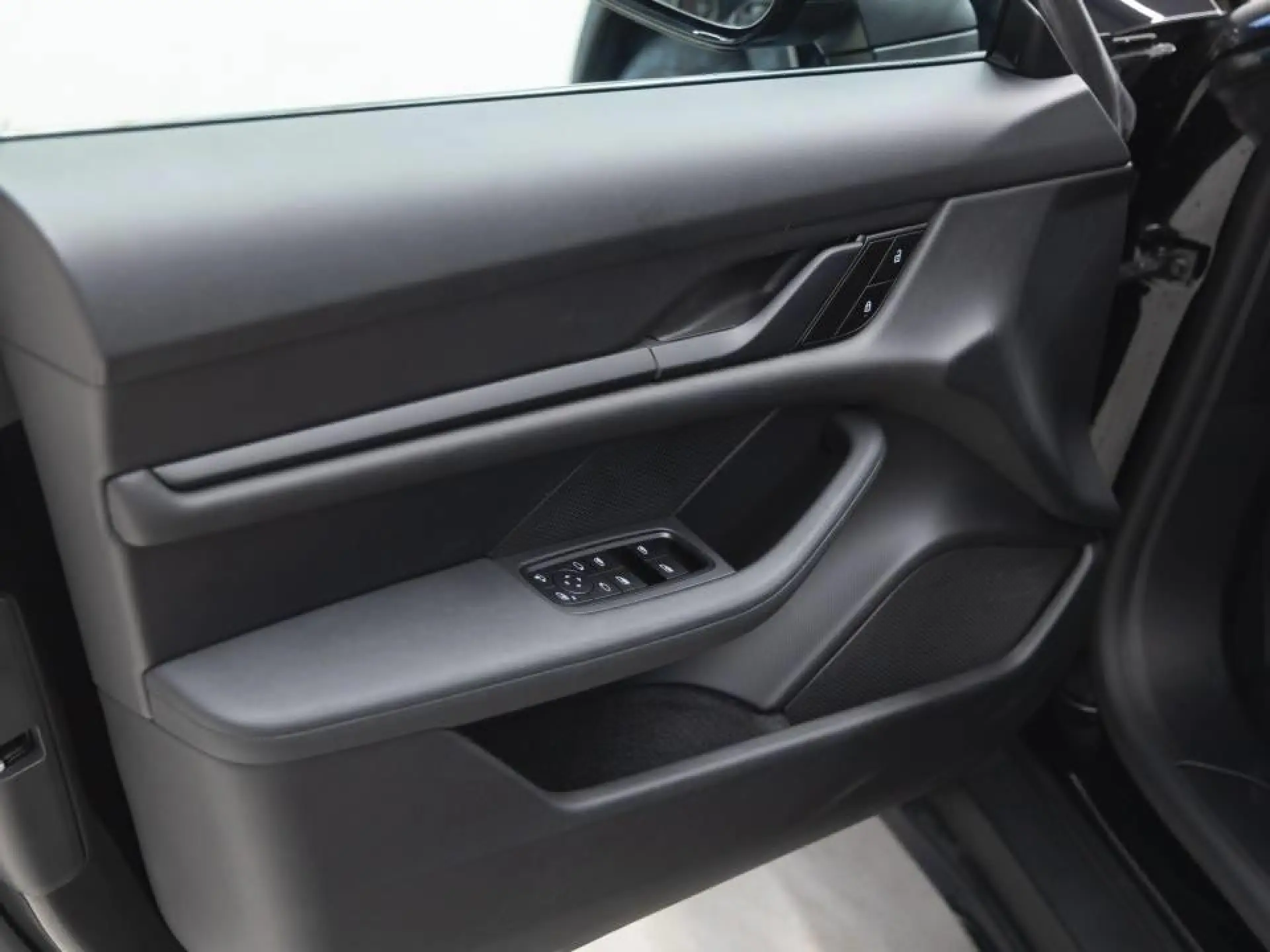 Taycan 4 Cross Turismo
