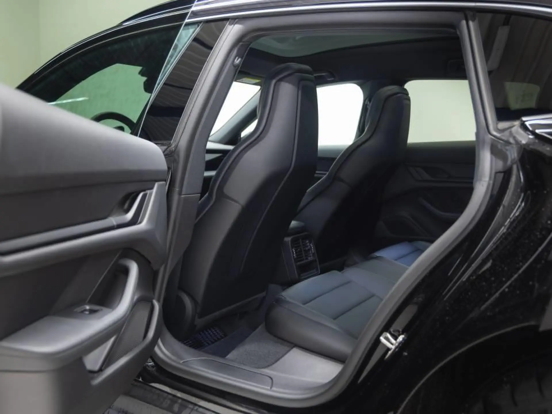 Taycan 4 Cross Turismo
