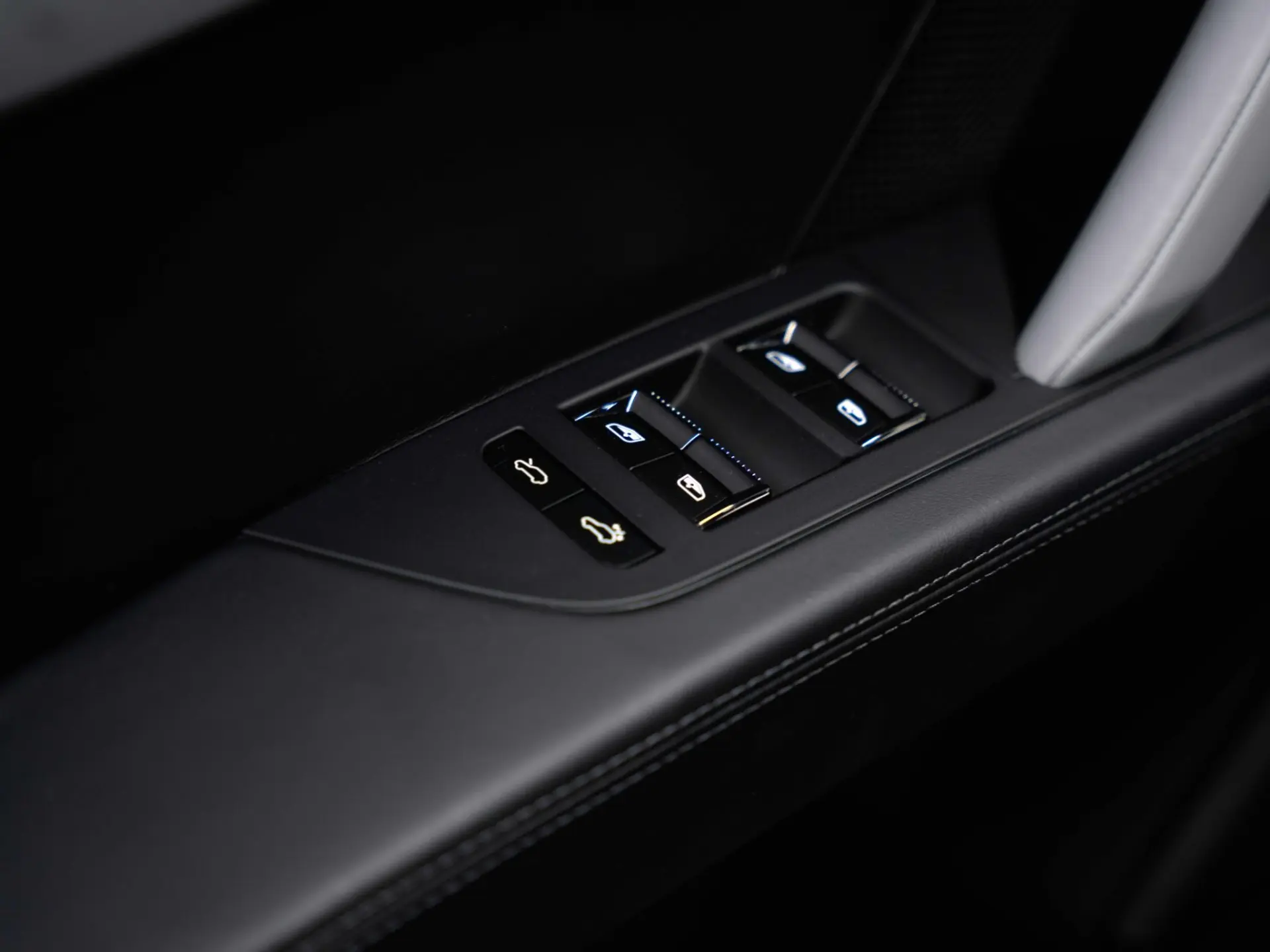 Cayenne Turbo Electric