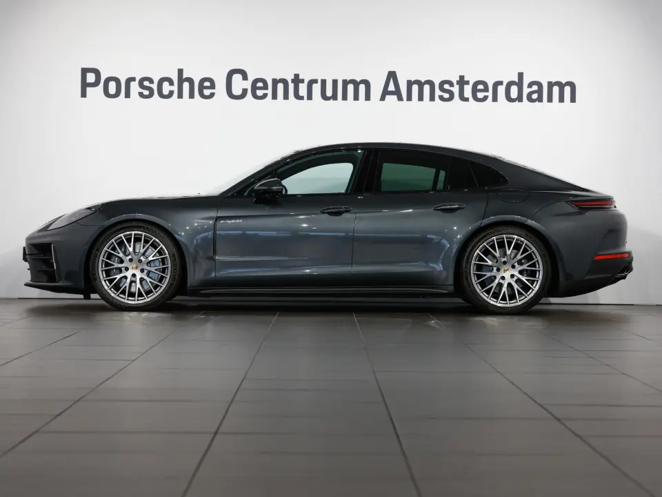 Porsche Panamera 4