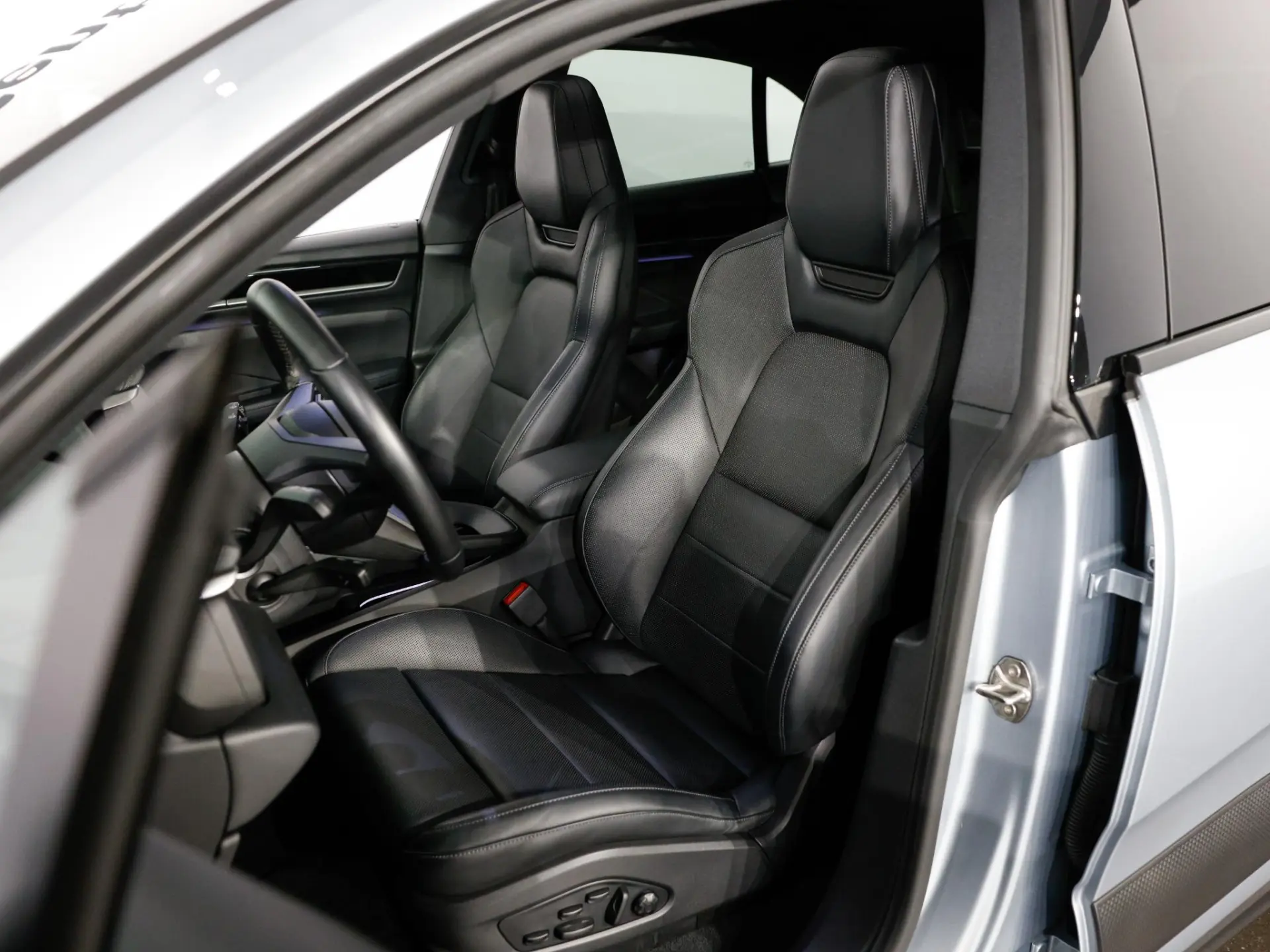 Macan 4