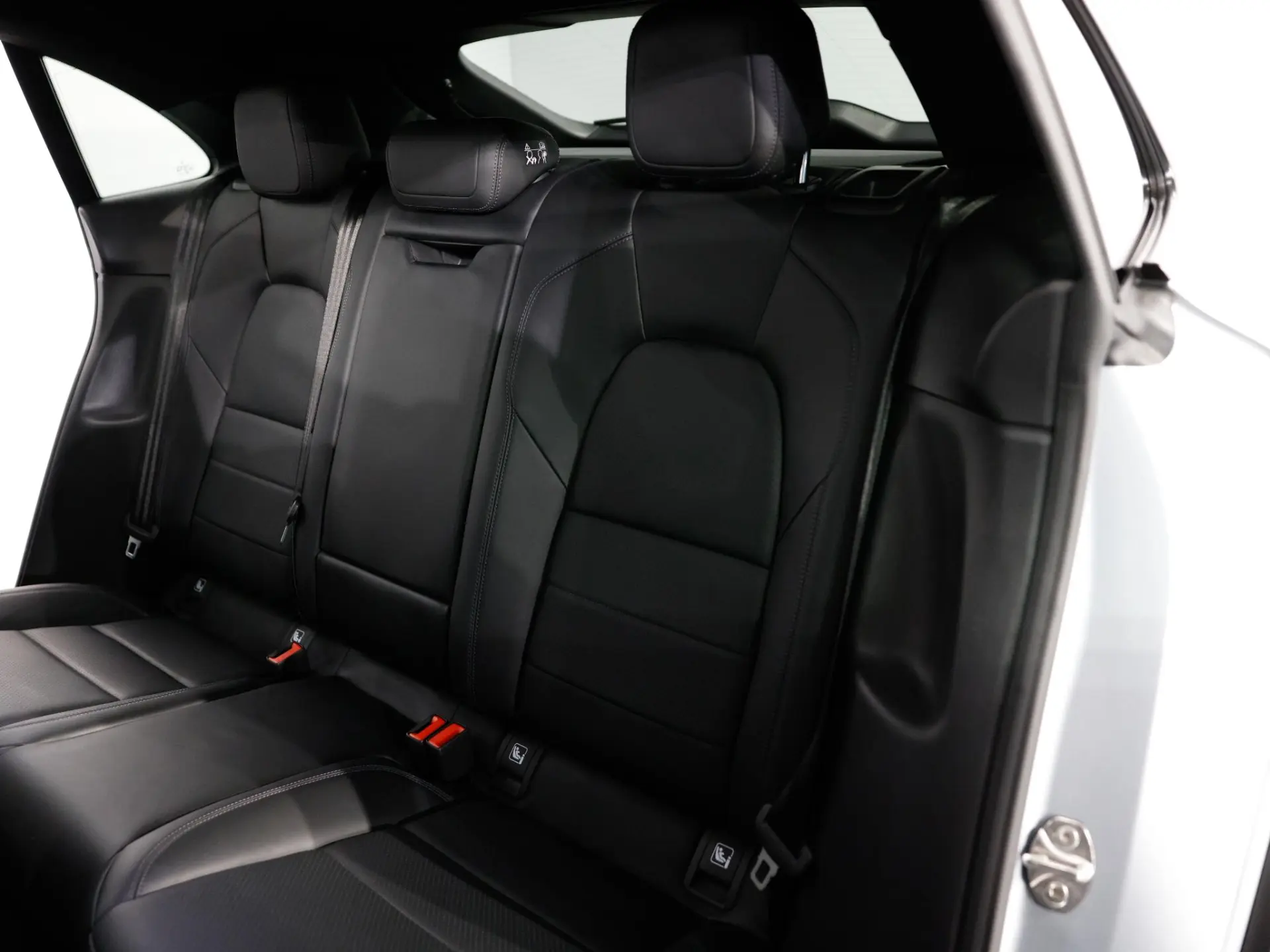 Macan 4