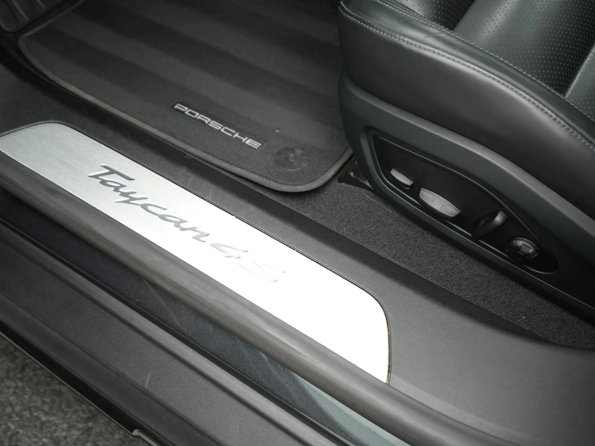 Taycan Cross Turismo Taycan 4S Cross Turismo