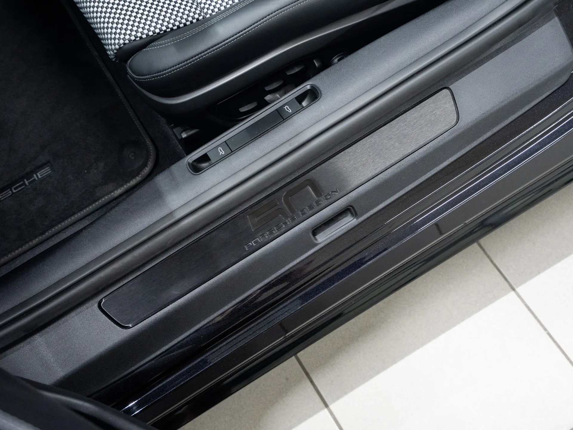 911 Targa 4 GTS Edition 50 Years Porsche Design