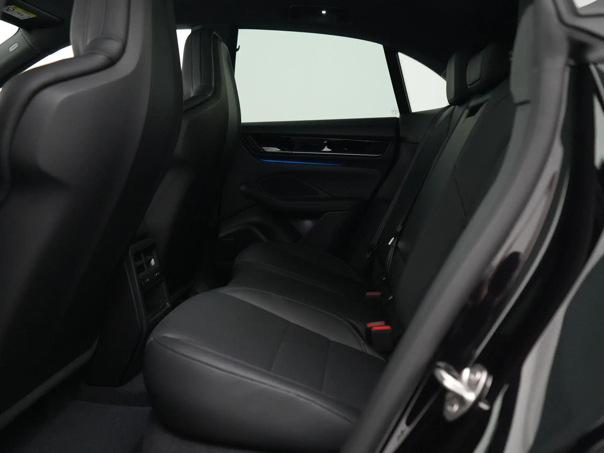 Macan 4