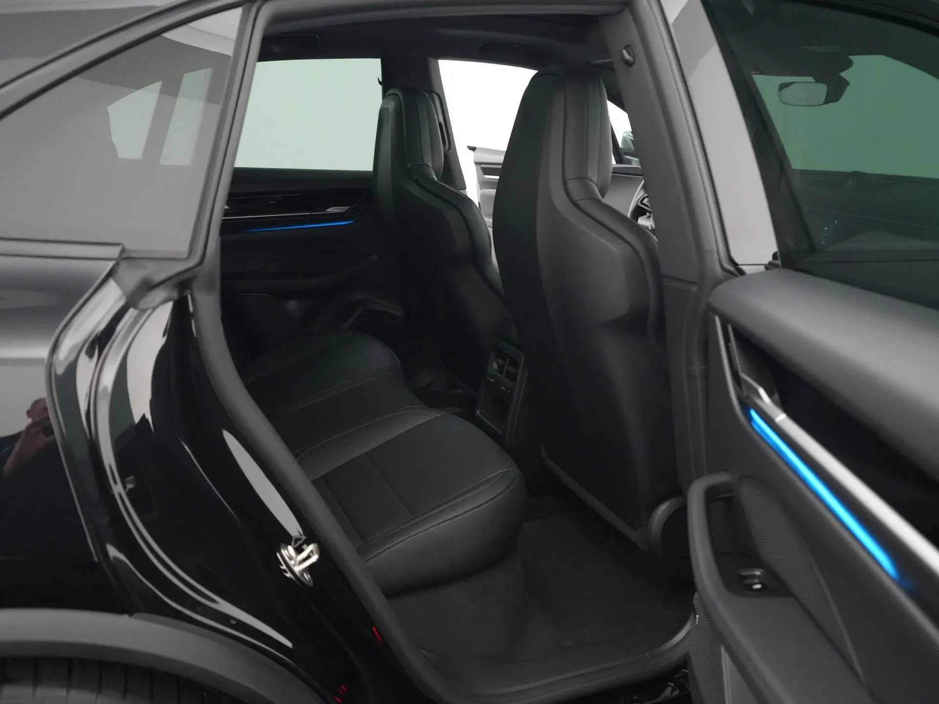 Macan 4