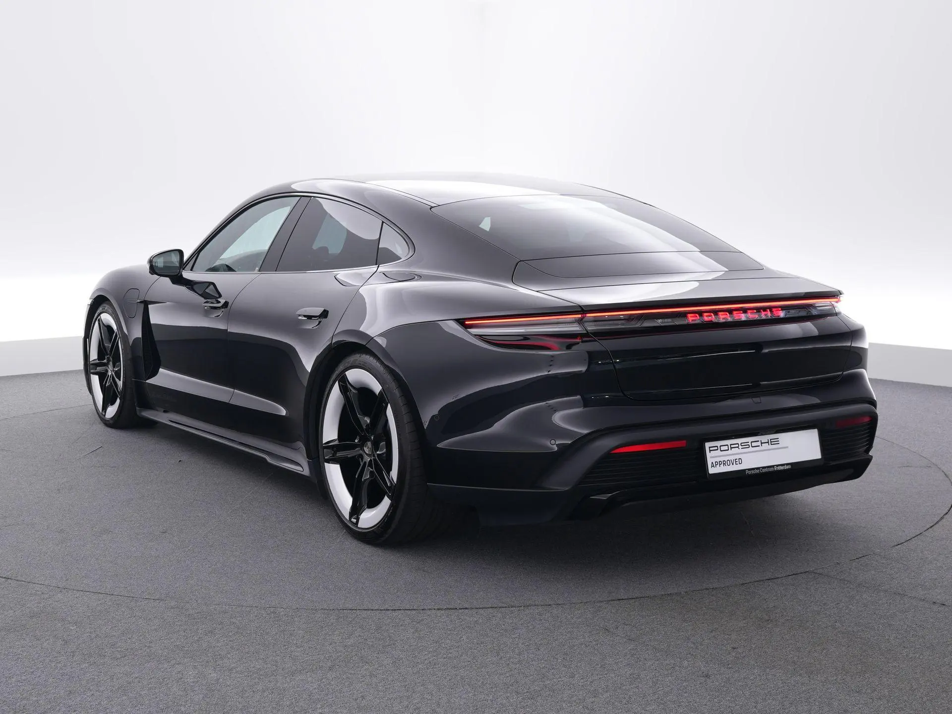 Taycan 4 Black Edition 105 kWh