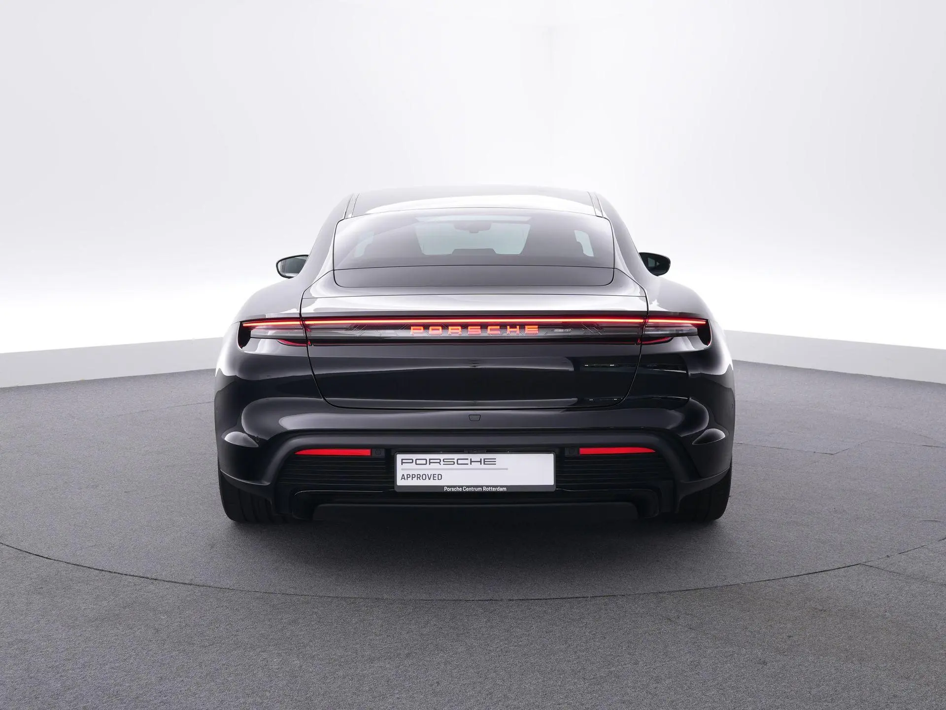 Taycan 4 Black Edition 105 kWh