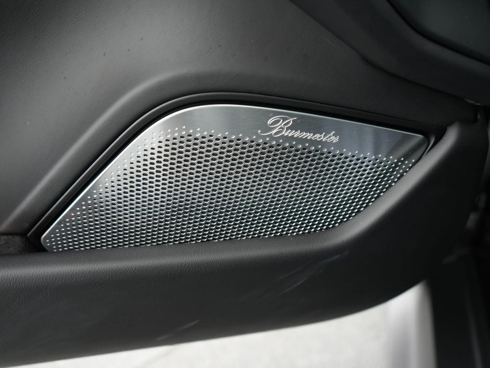 Taycan 4 Black Edition 105 kWh